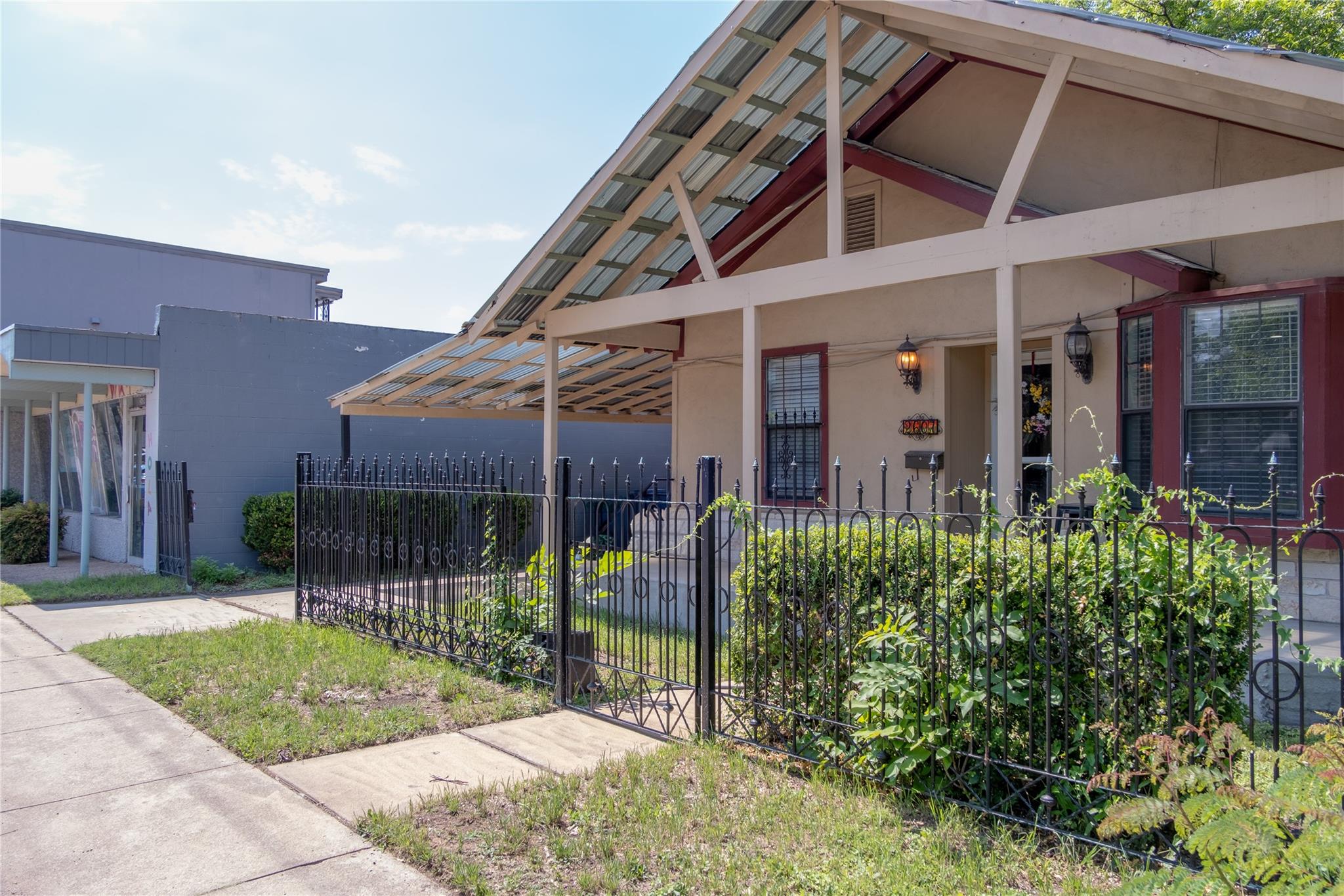 2607 E Cesar Chavez St E, Austin, TX 78702