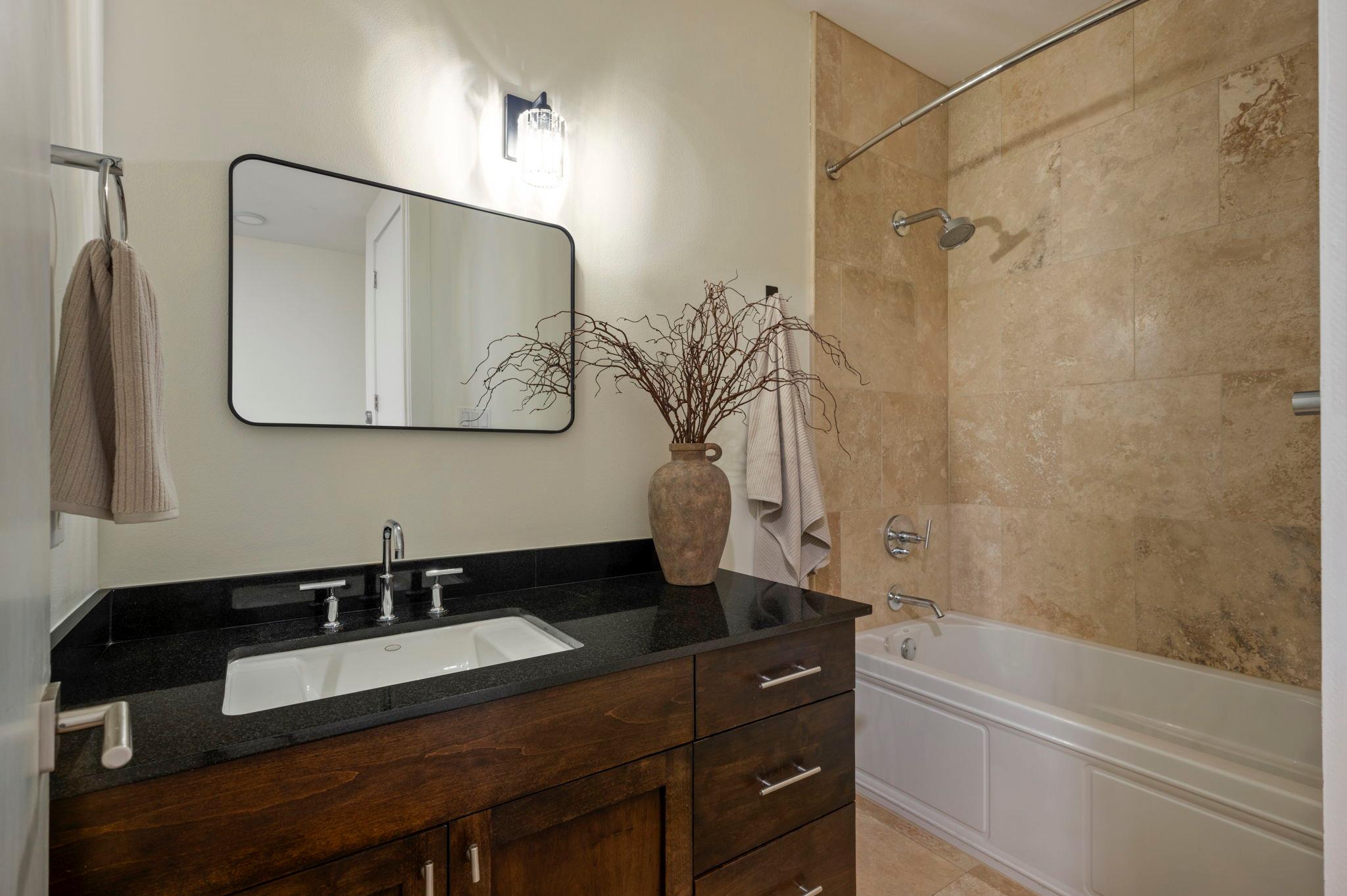 2017 Kinney Ave # B, Austin, TX 78704