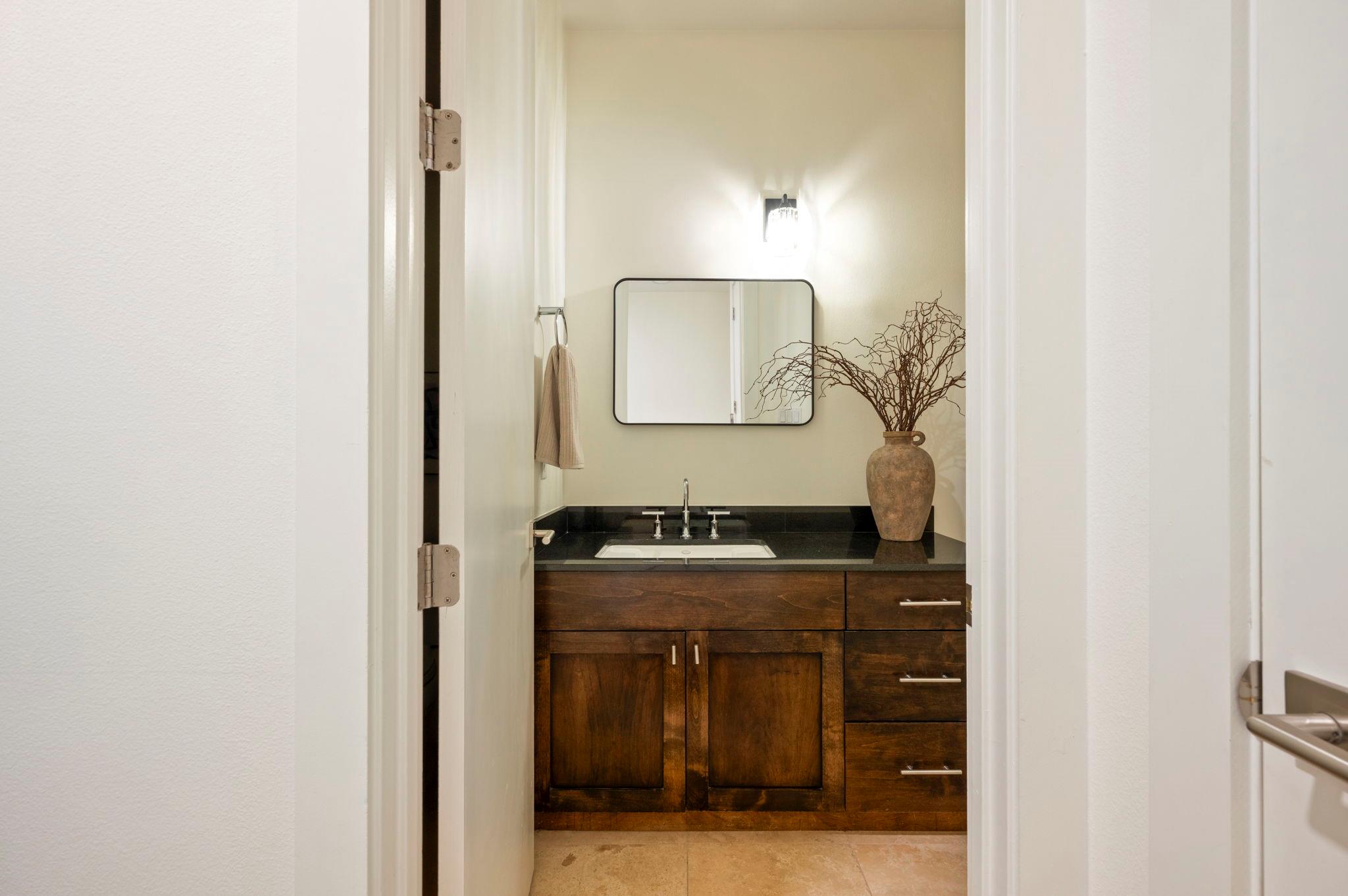 2017 Kinney Ave # B, Austin, TX 78704