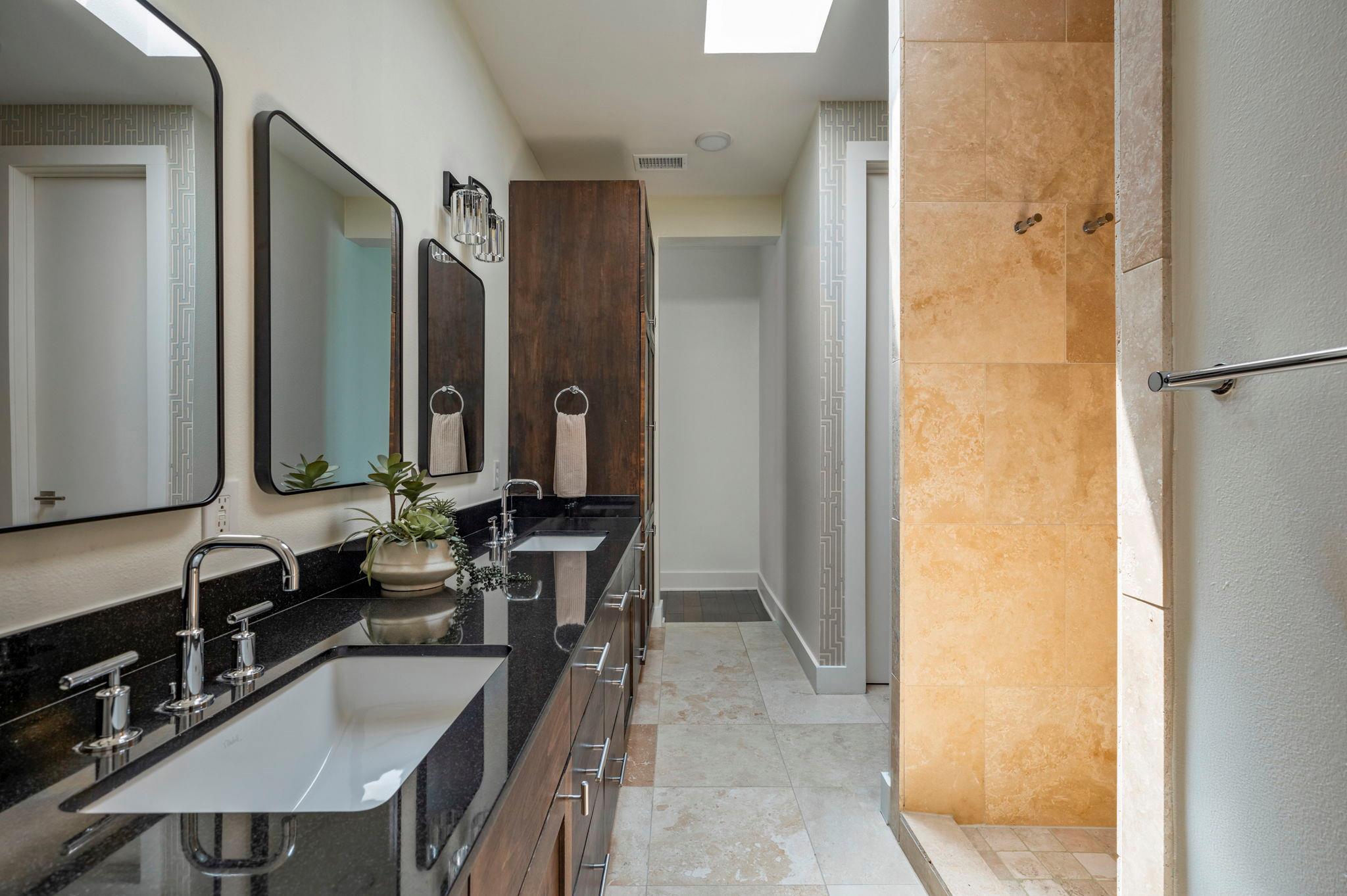 2017 Kinney Ave # B, Austin, TX 78704