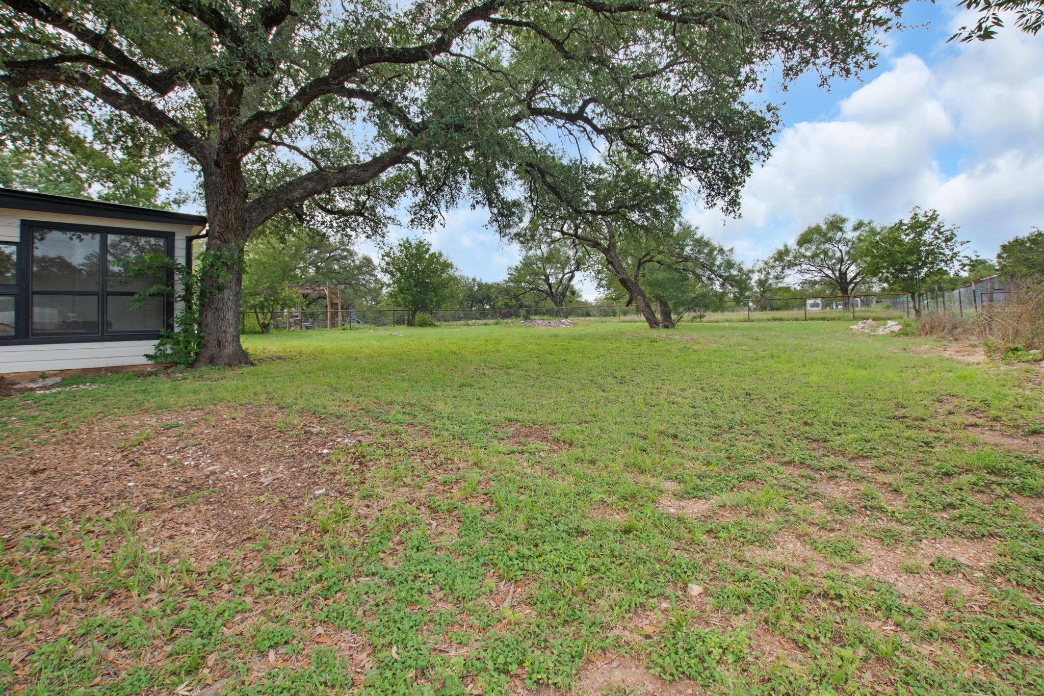 1414 E 4th St, Lampasas, TX 76550