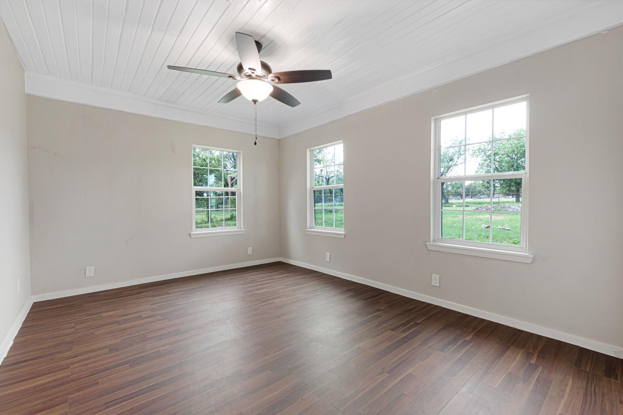 1414 E 4th St, Lampasas, TX 76550