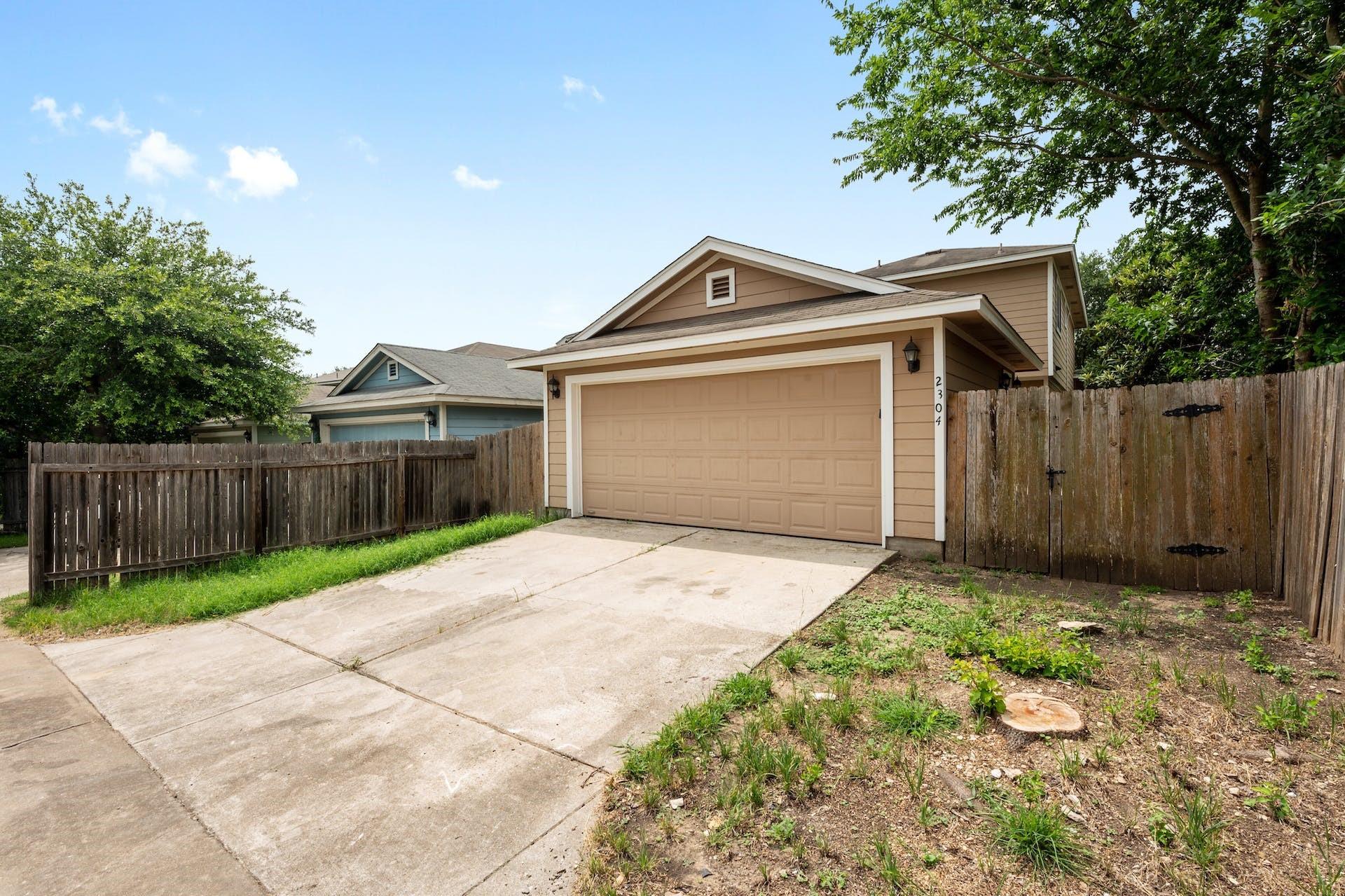 2304 Melissa Oaks Ln, Austin, TX 78744