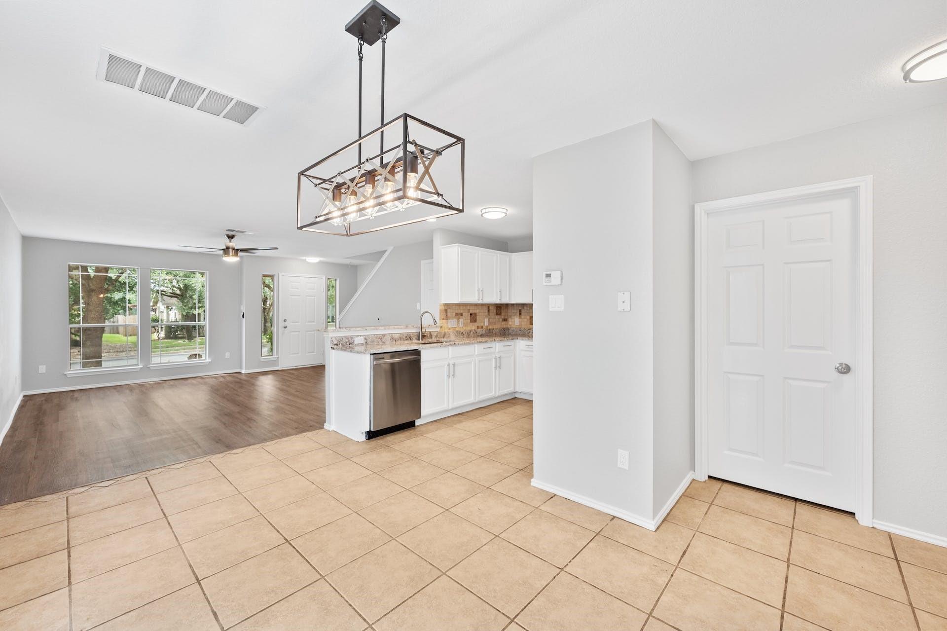 2304 Melissa Oaks Ln, Austin, TX 78744