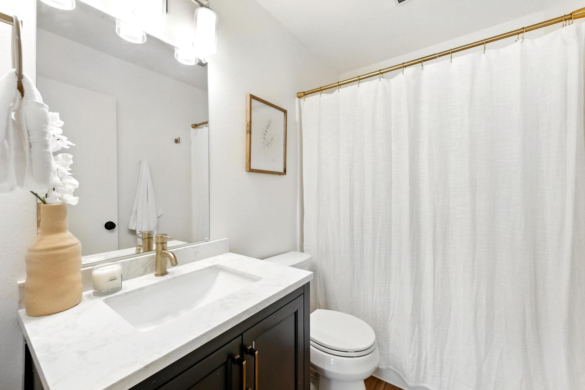 1010 Serenada Dr, Georgetown, TX 78628