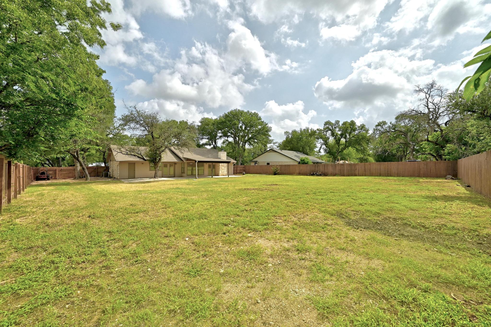 1010 Serenada Dr, Georgetown, TX 78628