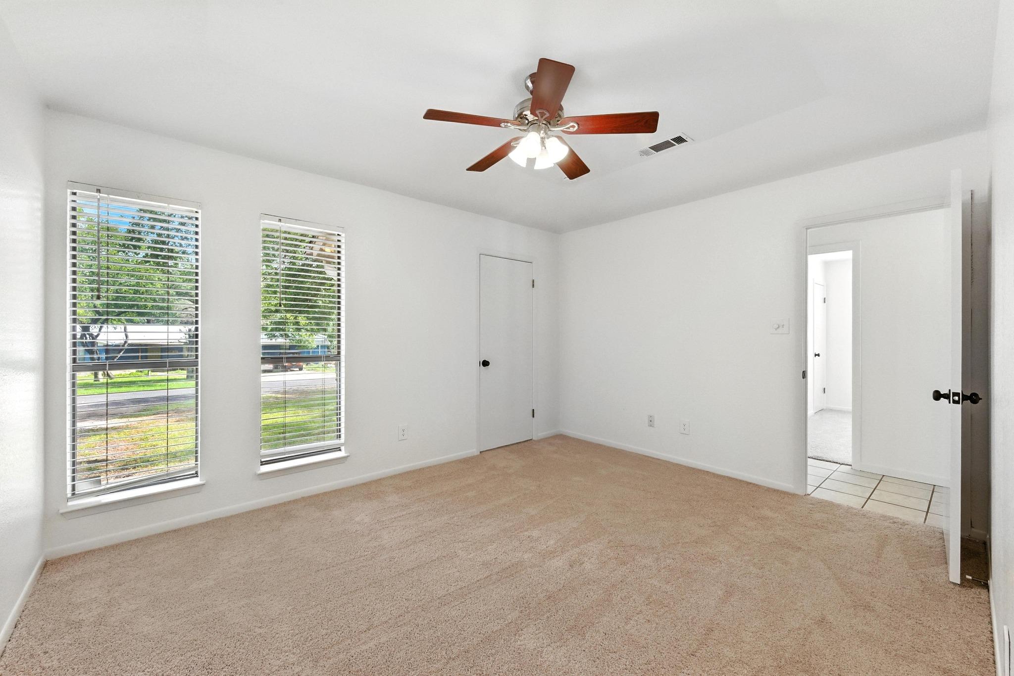 1010 Serenada Dr, Georgetown, TX 78628