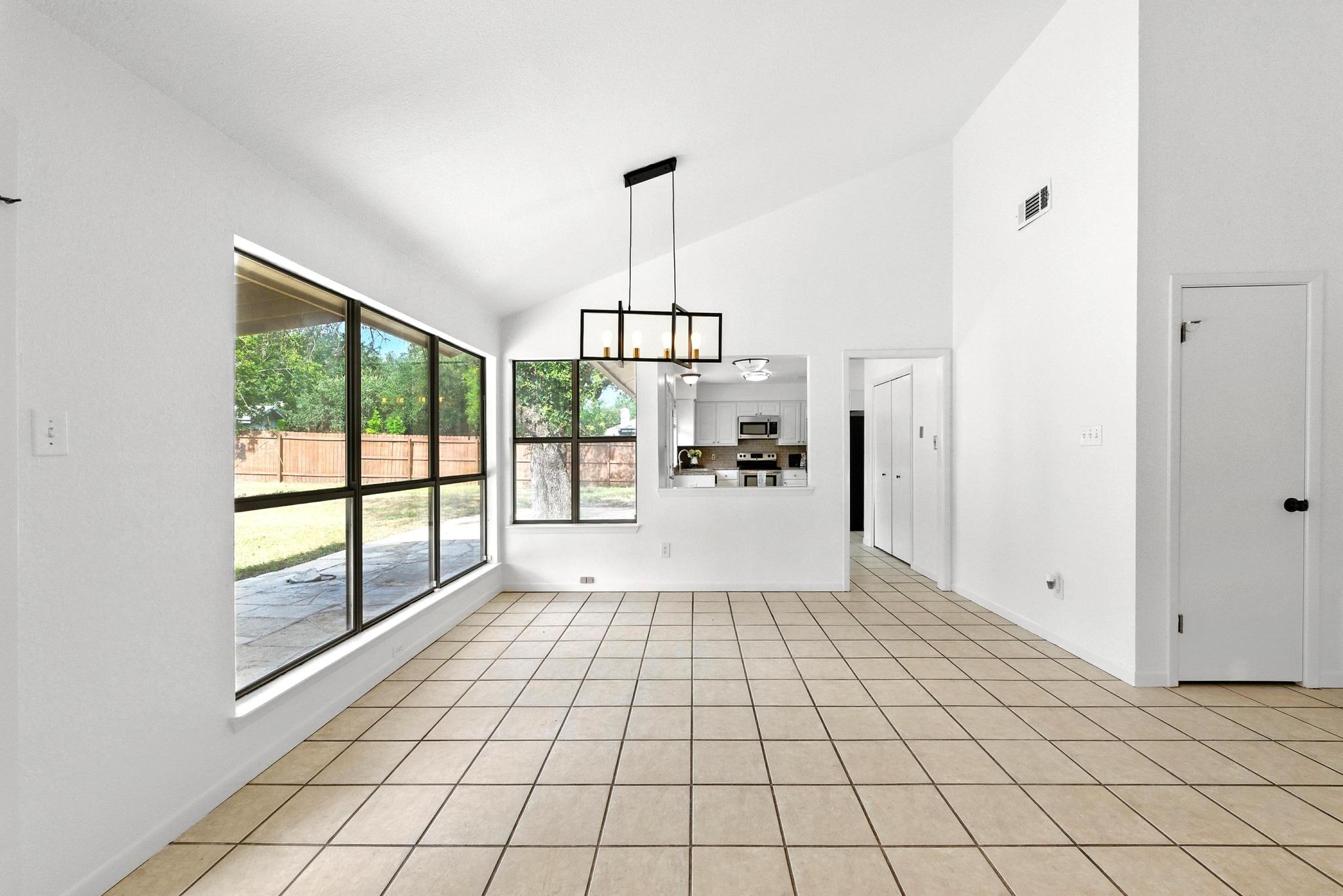 1010 Serenada Dr, Georgetown, TX 78628