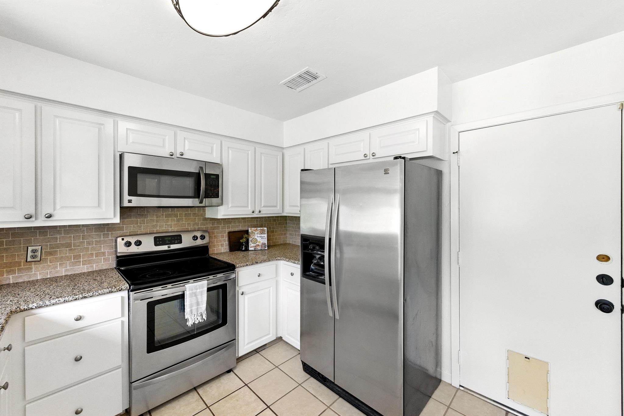 1010 Serenada Dr, Georgetown, TX 78628