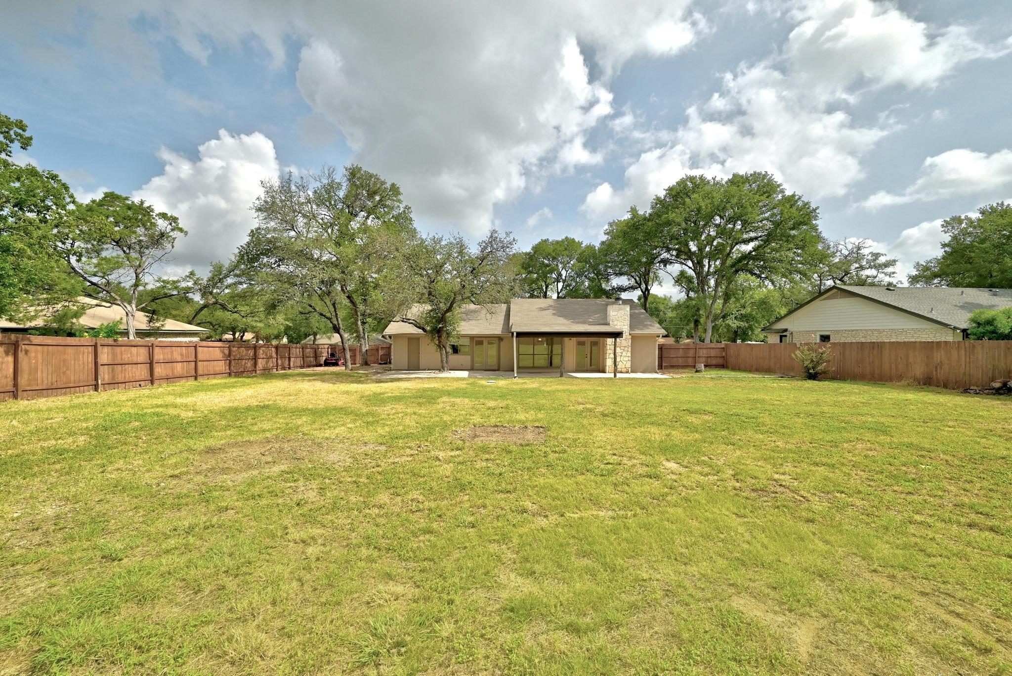 1010 Serenada Dr, Georgetown, TX 78628