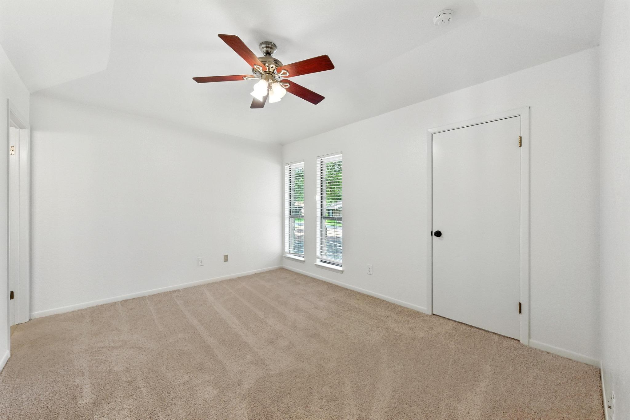 1010 Serenada Dr, Georgetown, TX 78628