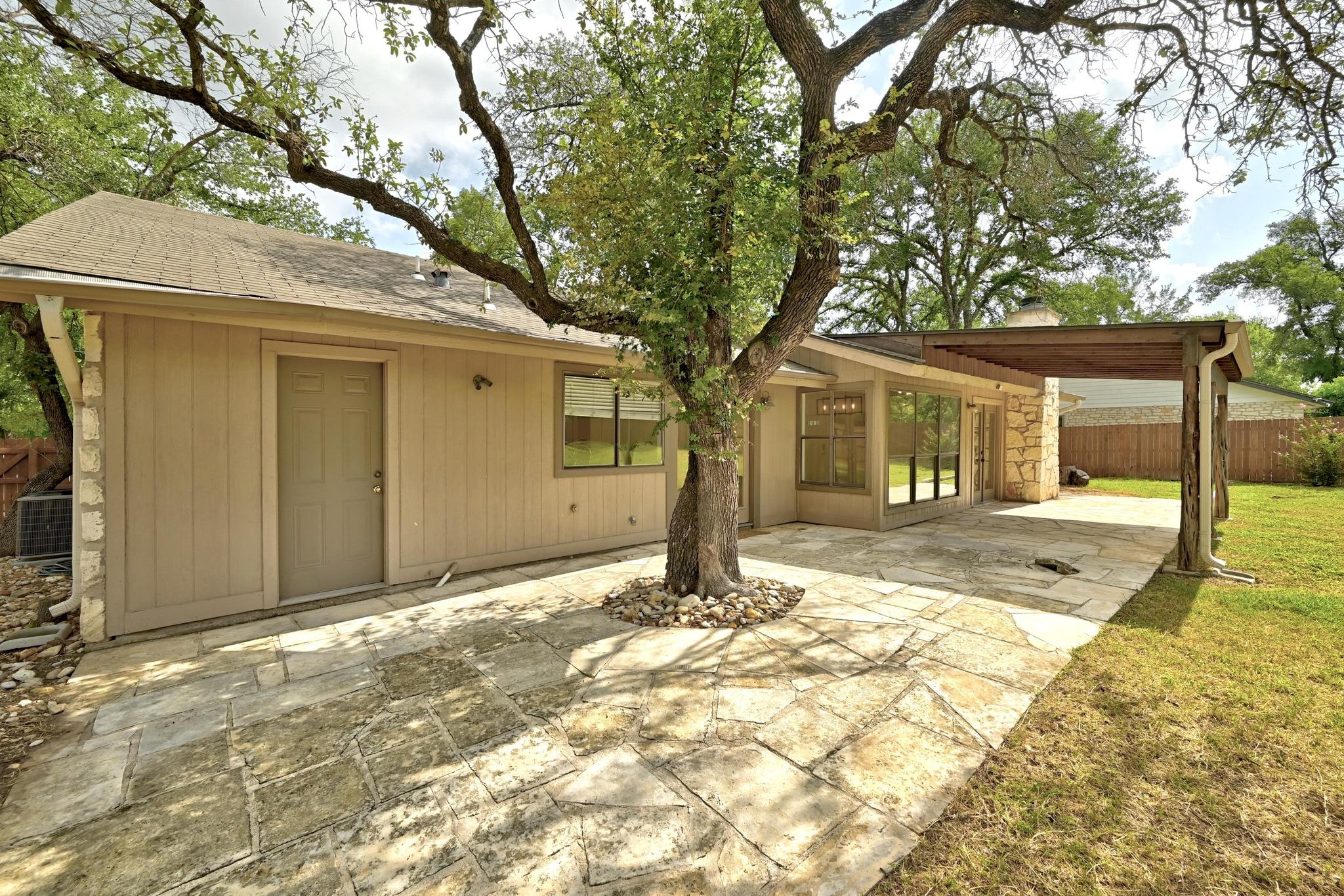 1010 Serenada Dr, Georgetown, TX 78628