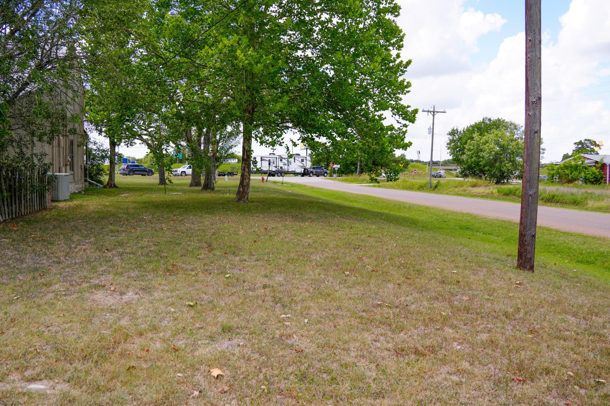 1400 Fm 609 Rd, Flatonia, TX 78941