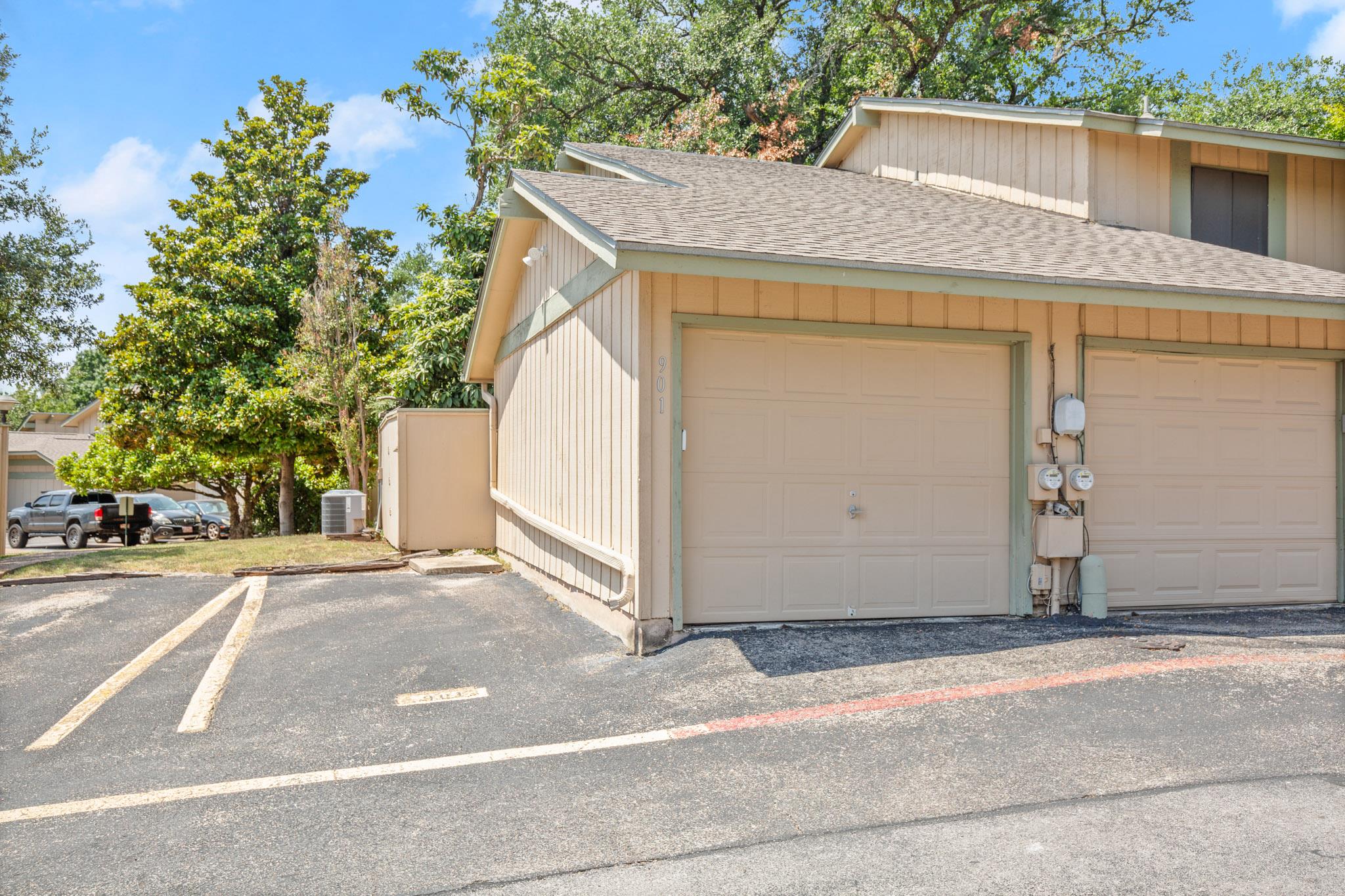 901 Silver Quail Ln, Austin, TX 78758