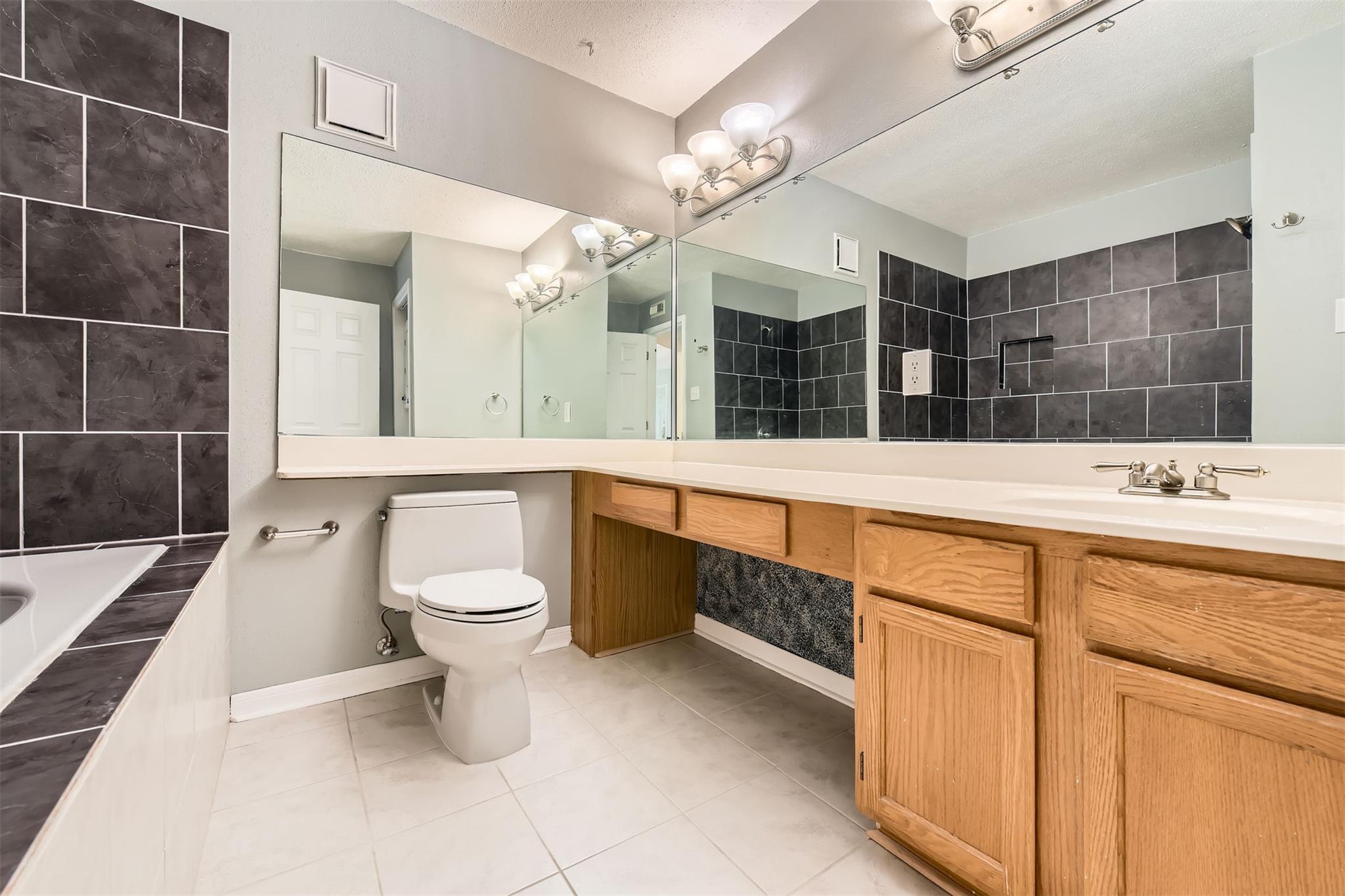 2450 Wickersham Ln # 712, Austin, TX 78741