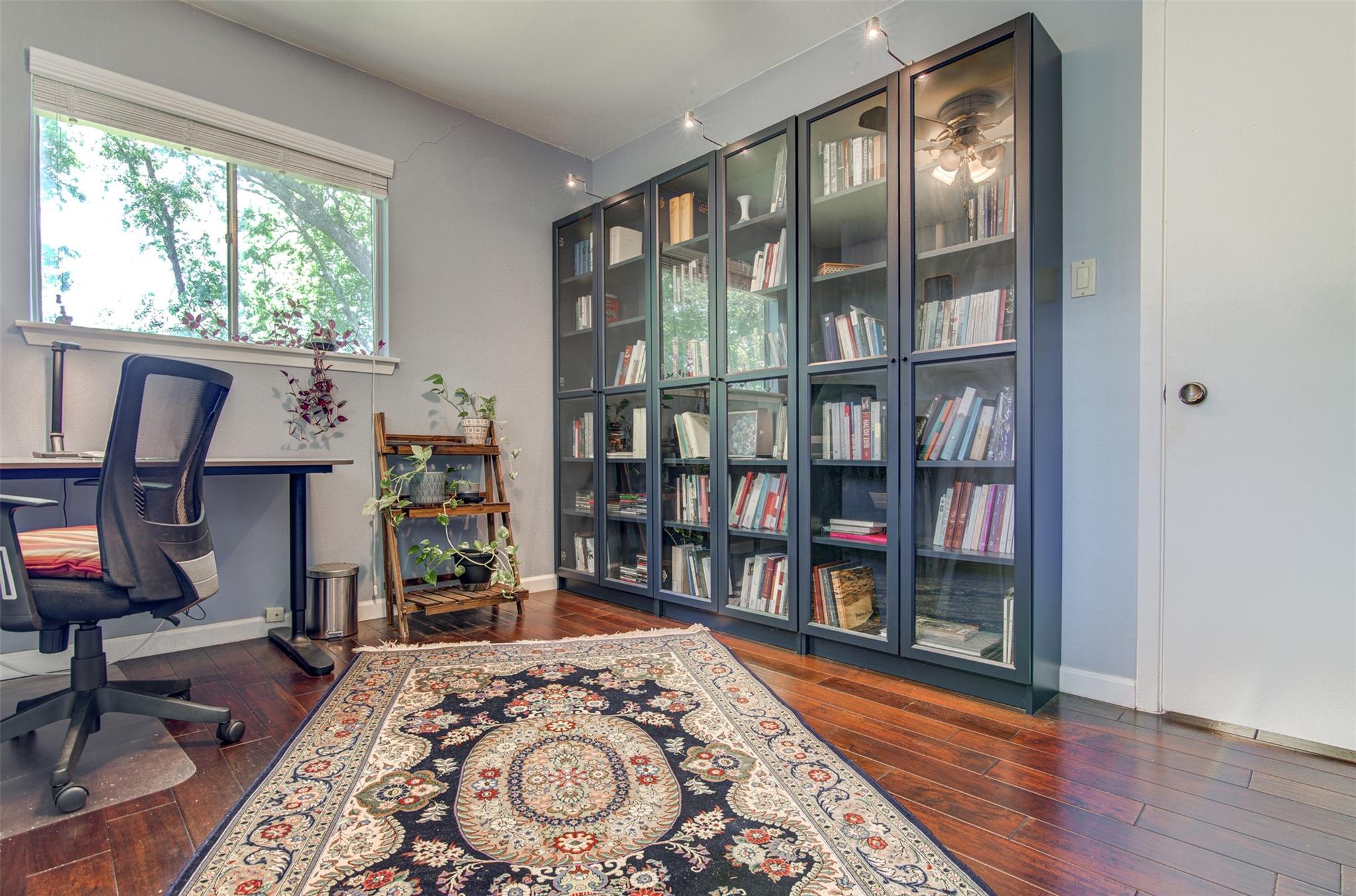 807 Hill Wood Dr, Austin, TX 78745