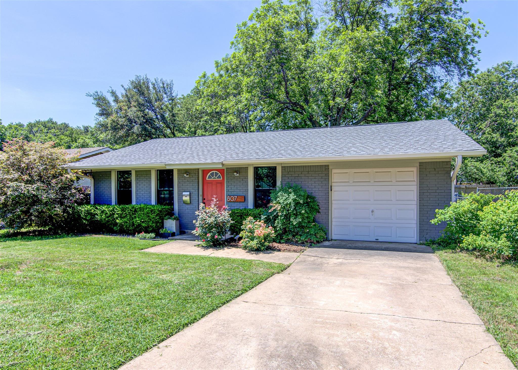 807 Hill Wood Dr, Austin, TX 78745