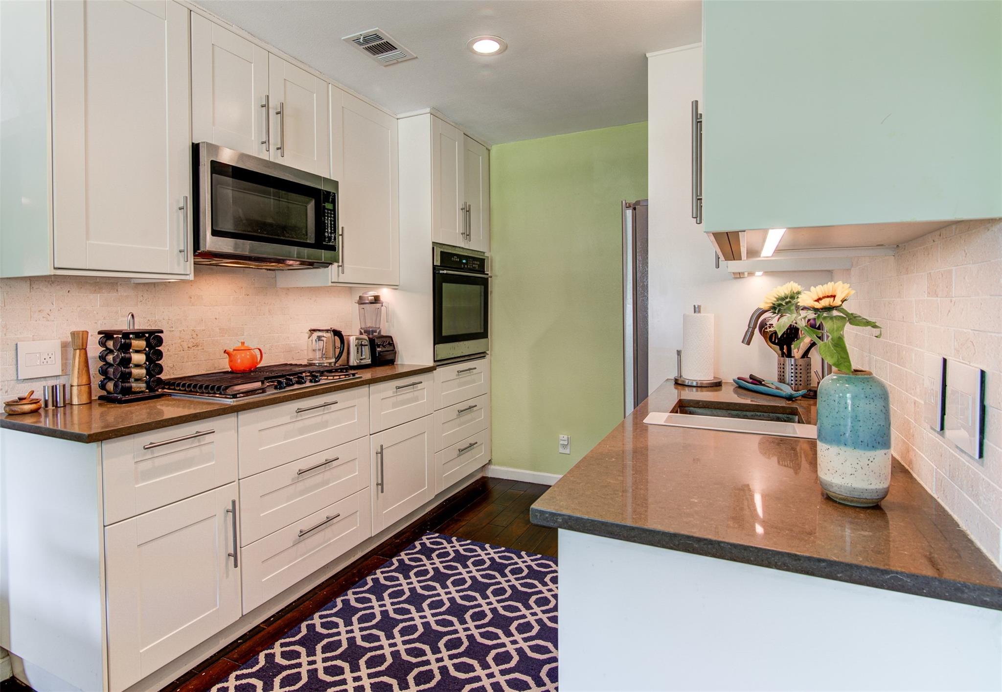 807 Hill Wood Dr, Austin, TX 78745