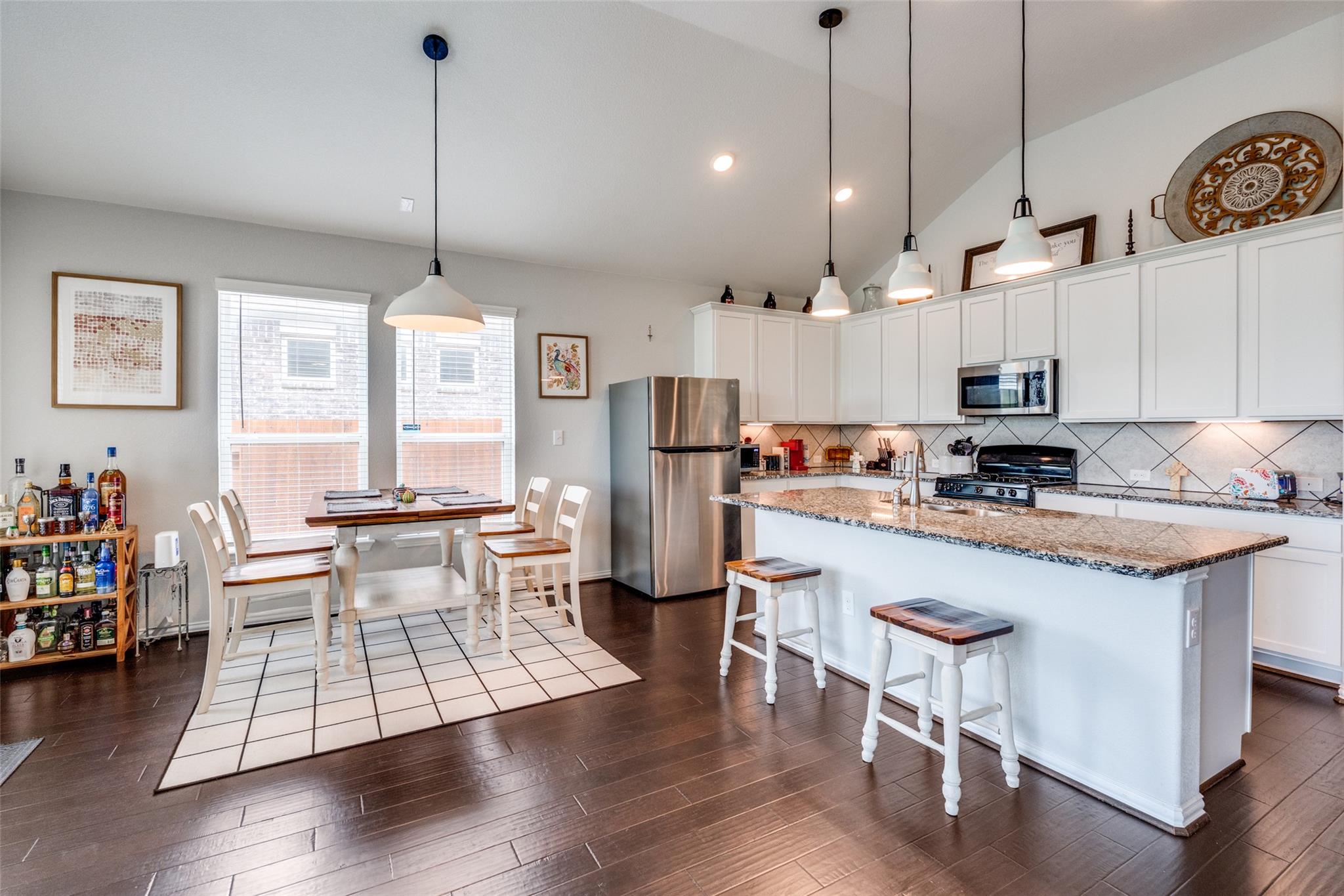 323 Natchez Dr, Buda, TX 78610