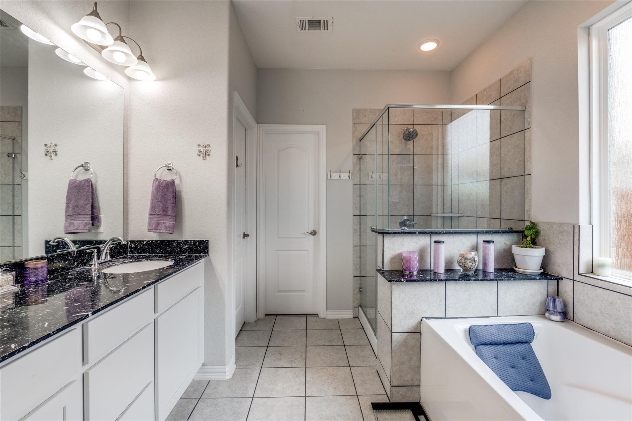 323 Natchez Dr, Buda, TX 78610