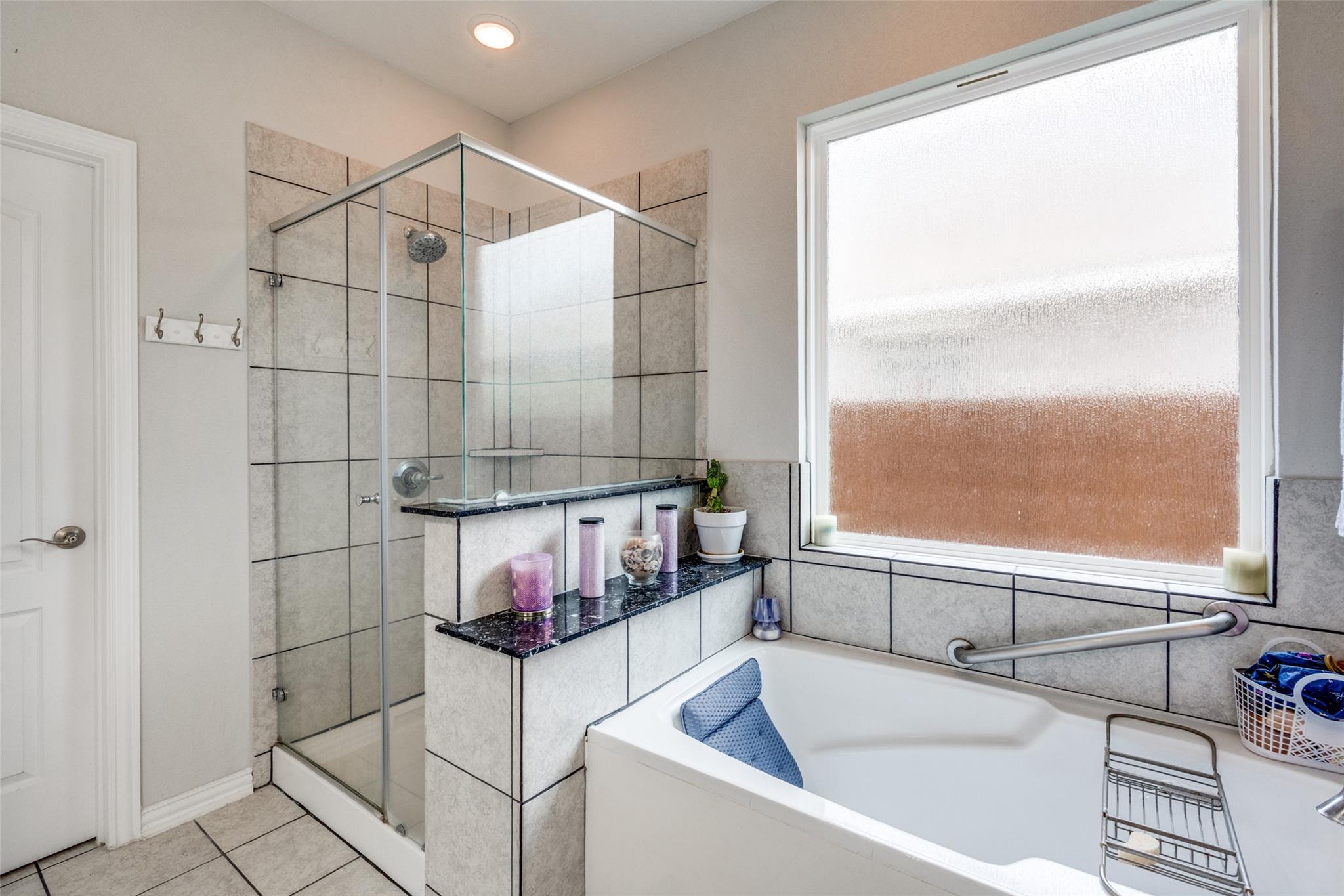 323 Natchez Dr, Buda, TX 78610