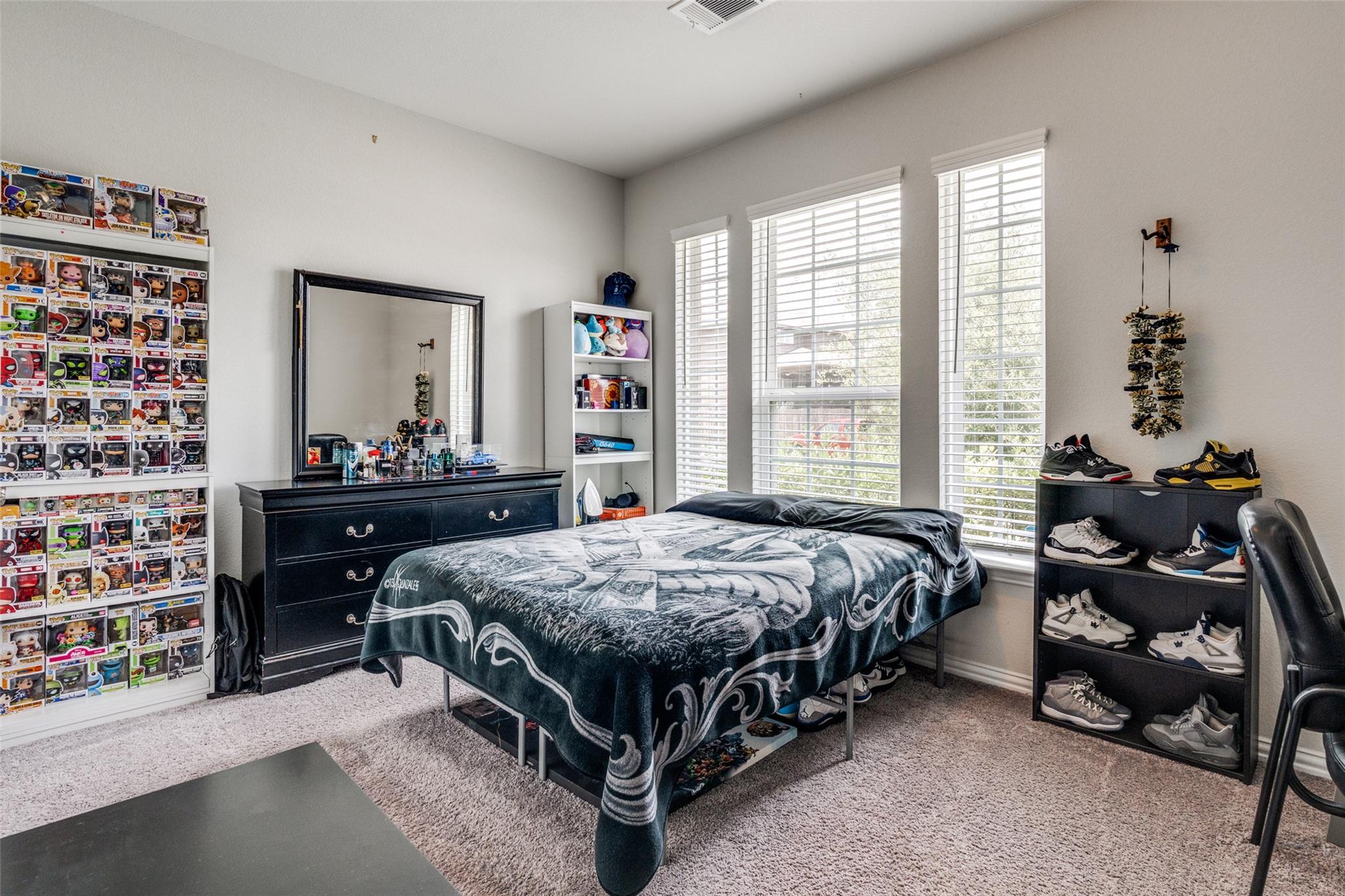 323 Natchez Dr, Buda, TX 78610