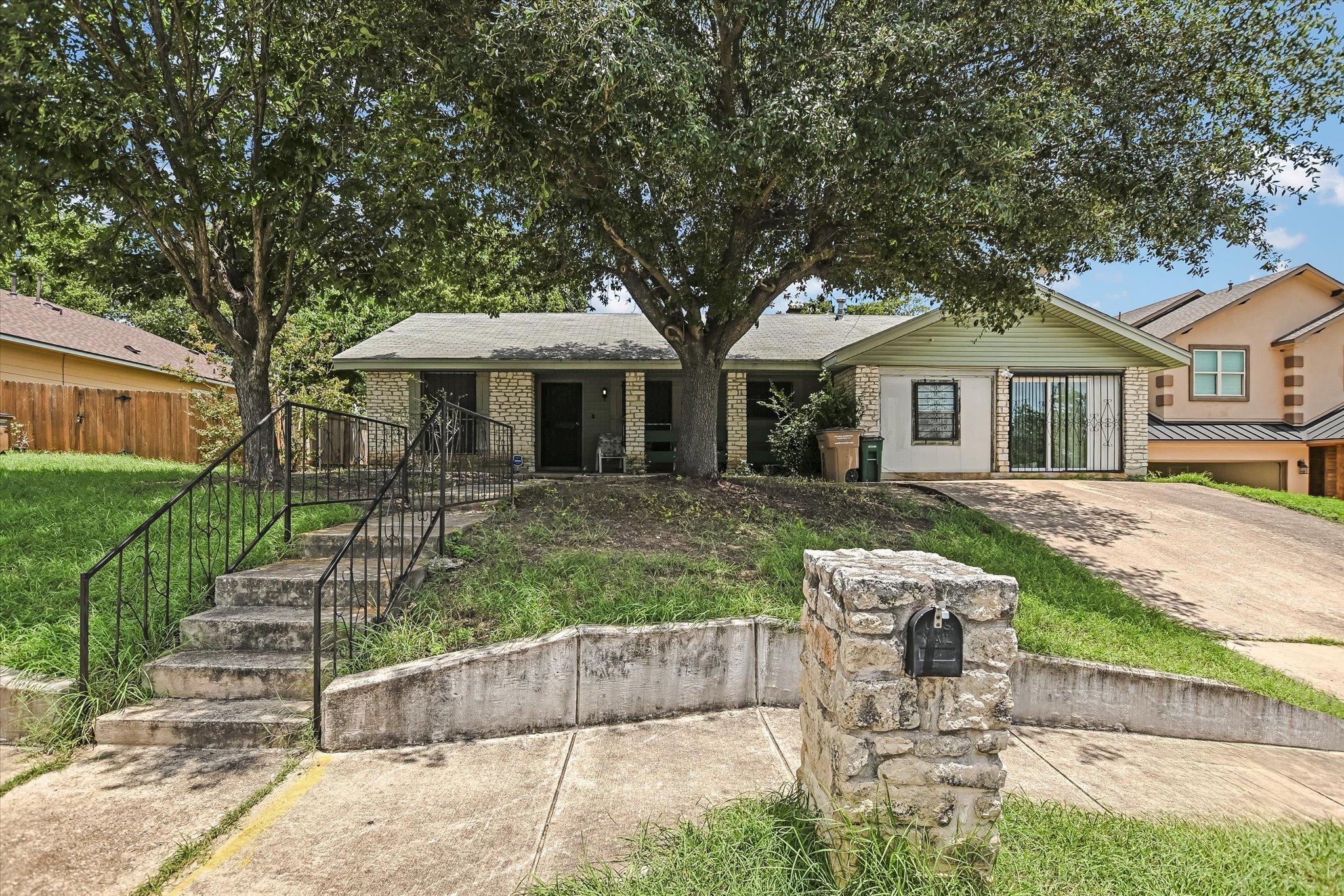 5702 Purple Sage Dr, Austin, TX 78724