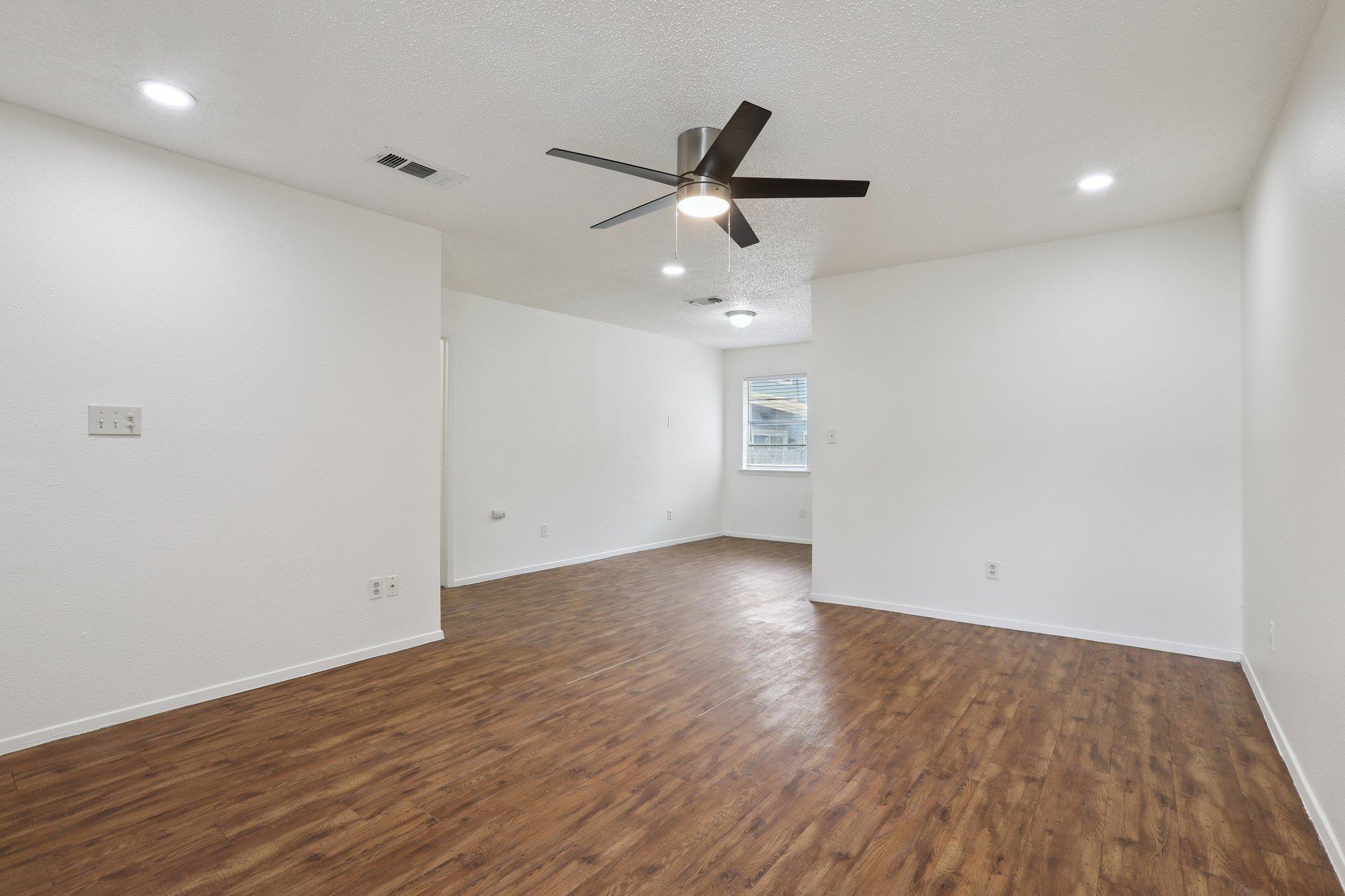 1811 Mearns Meadow Blvd # B, Austin, TX 78758