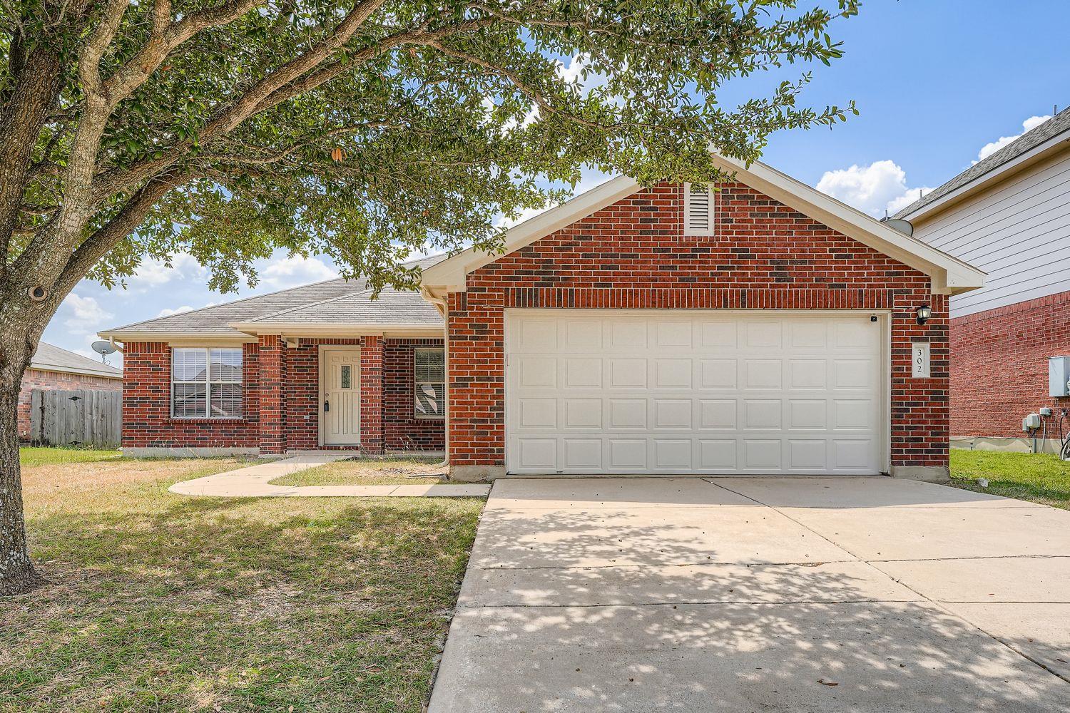 302 Floating Leaf Dr, Hutto, TX 78634