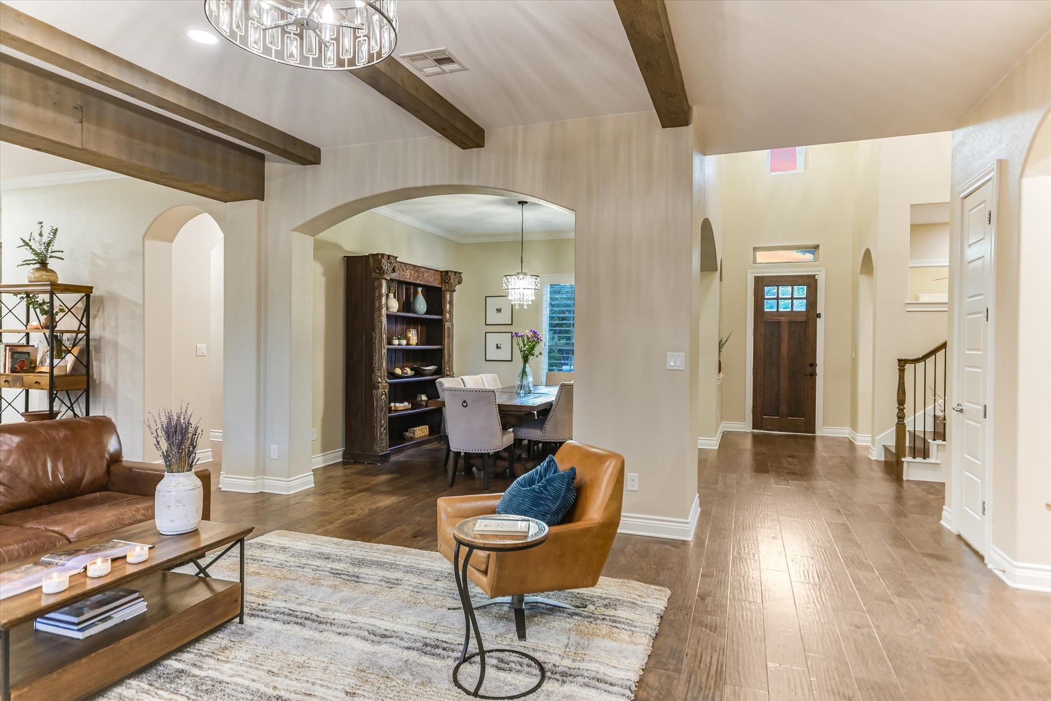 465 Lloyd Ln, Dripping Springs, TX 78620
