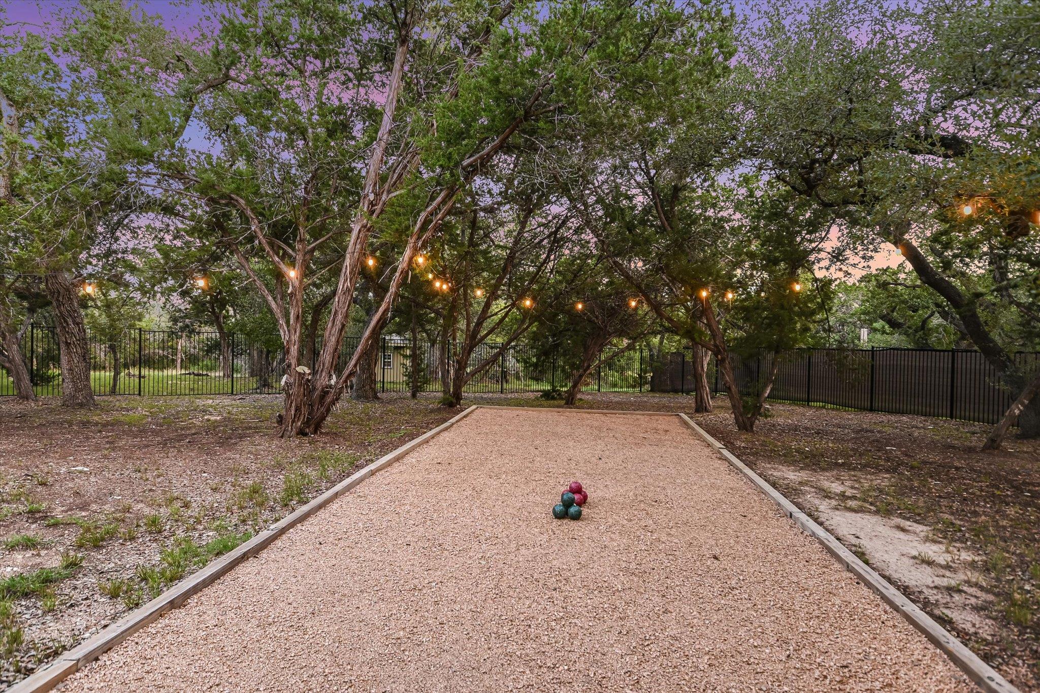 465 Lloyd Ln, Dripping Springs, TX 78620