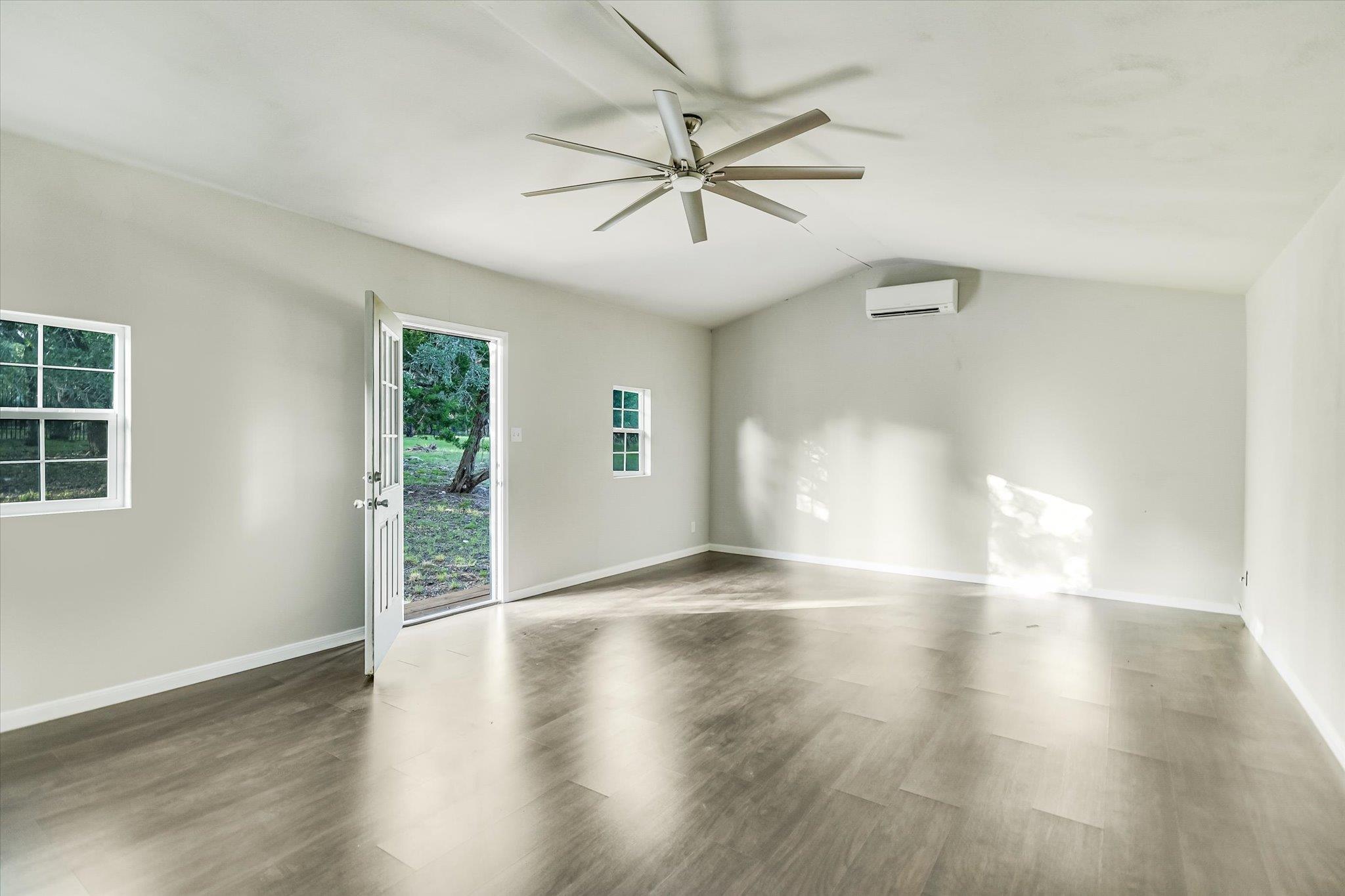 465 Lloyd Ln, Dripping Springs, TX 78620