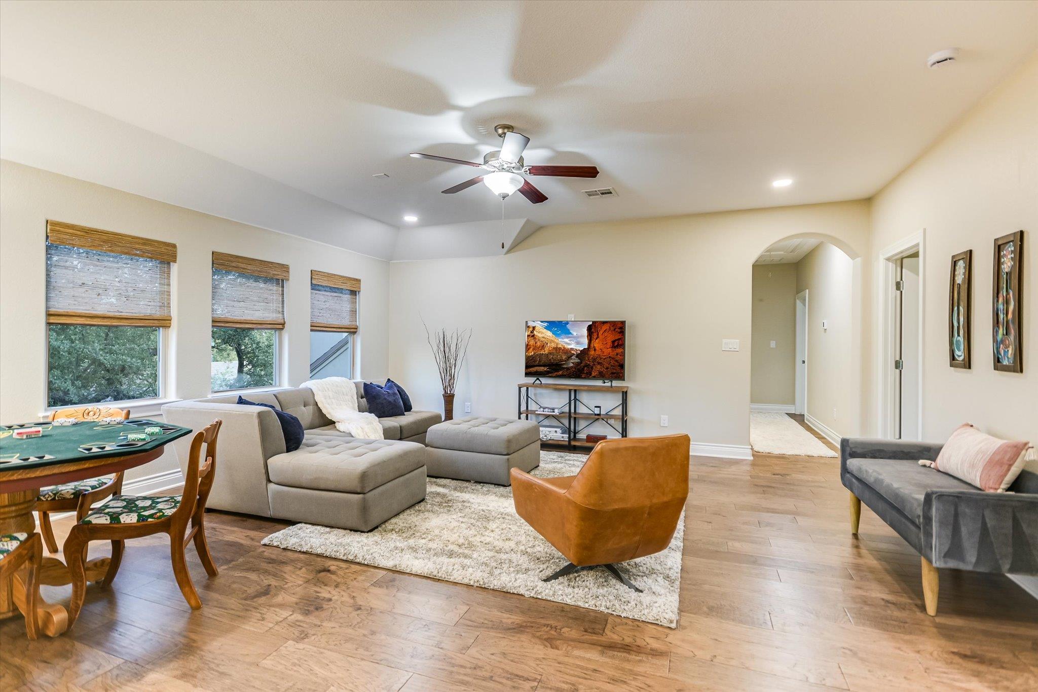465 Lloyd Ln, Dripping Springs, TX 78620