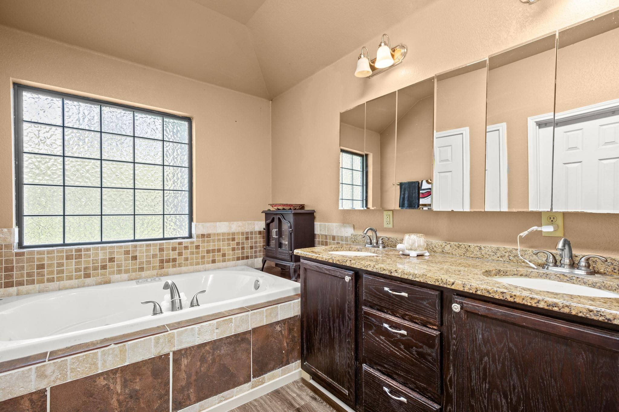 441 County Road 135, Hutto, TX 78634