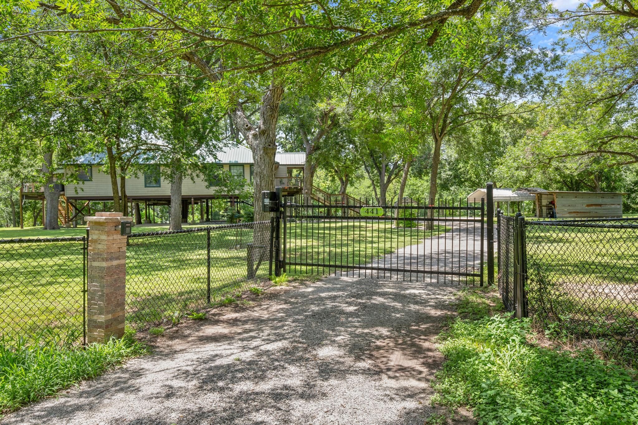 441 County Road 135, Hutto, TX 78634