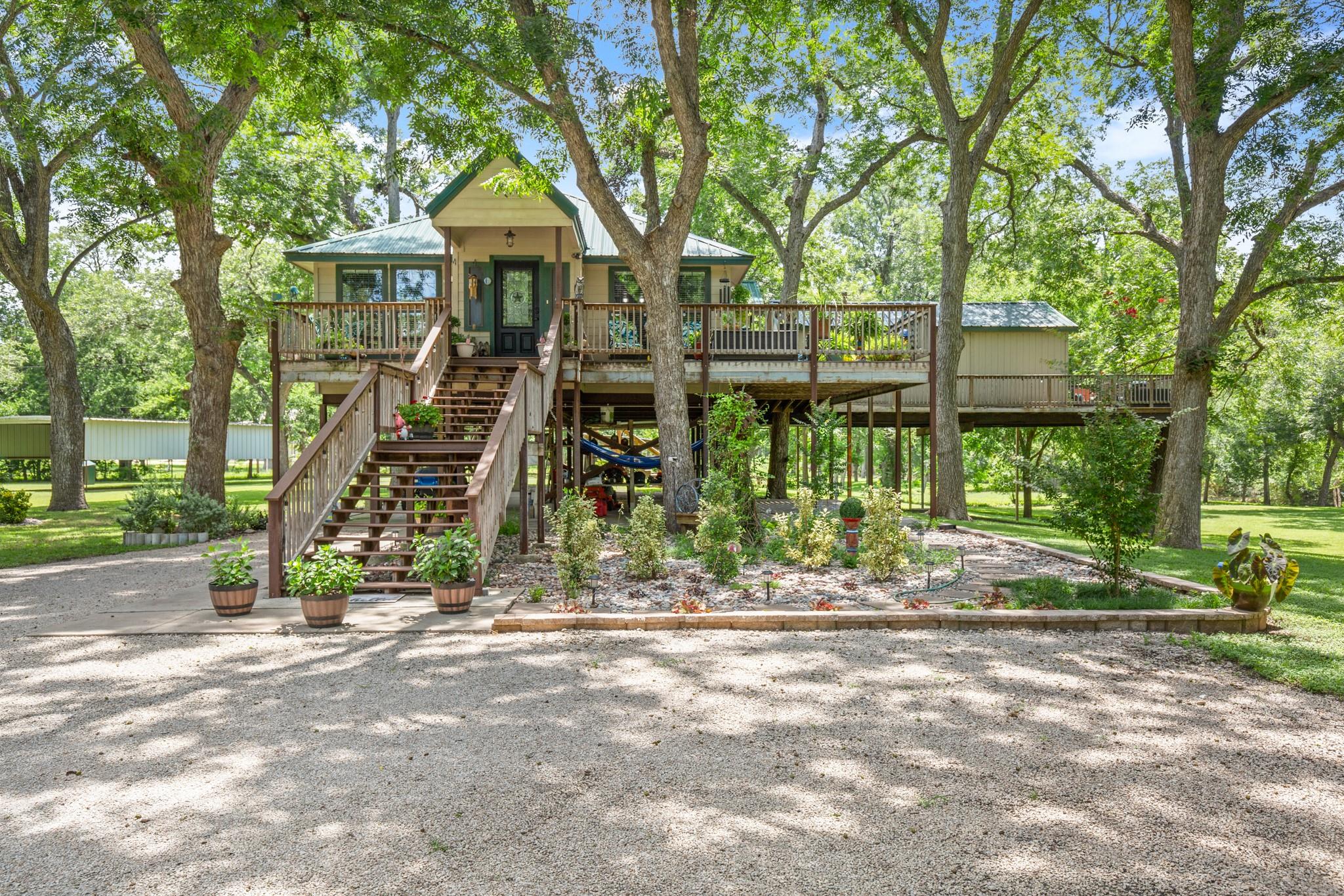 441 County Road 135, Hutto, TX 78634