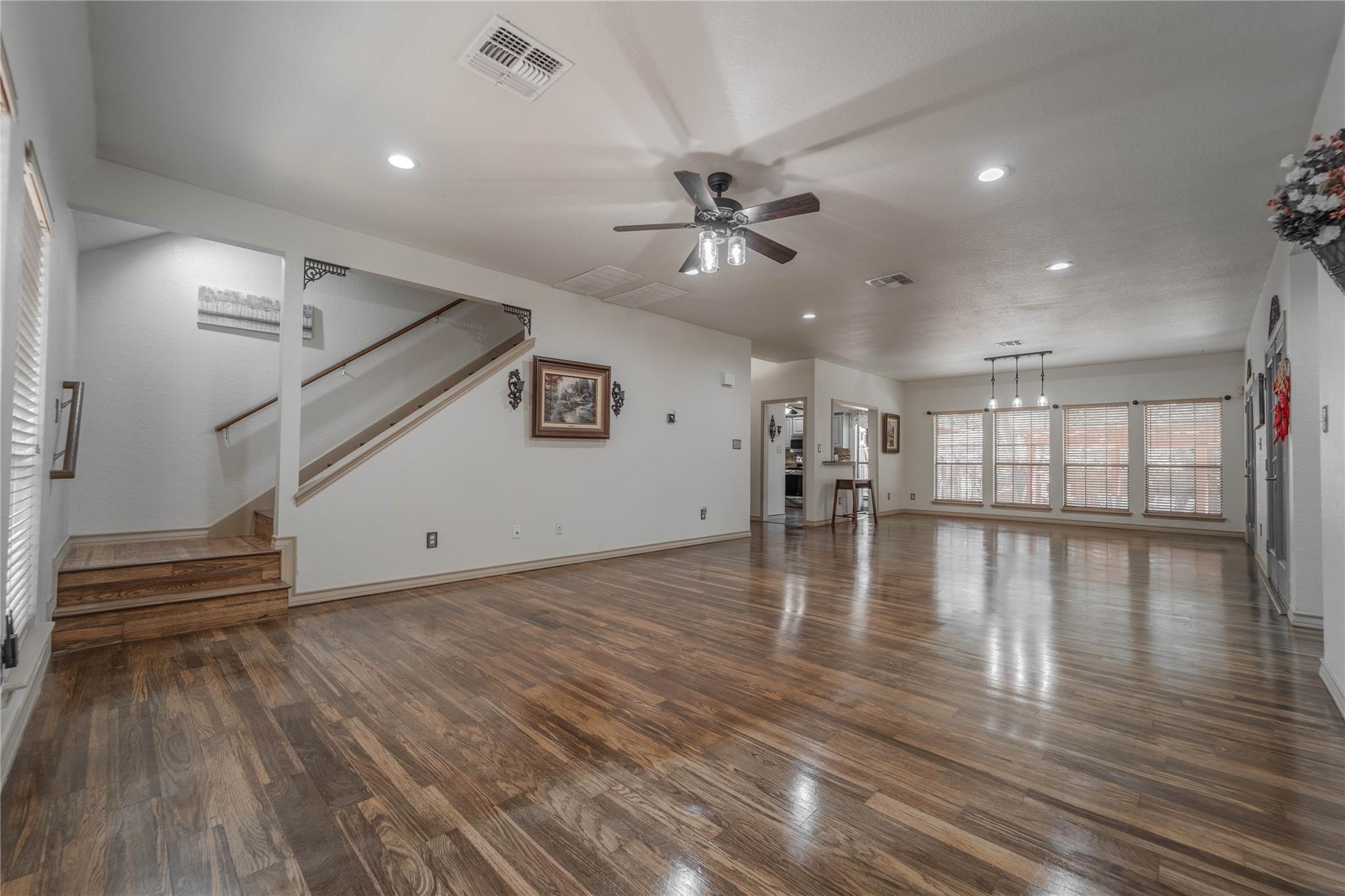 11811 ARABIAN Trl, Austin, TX 78759