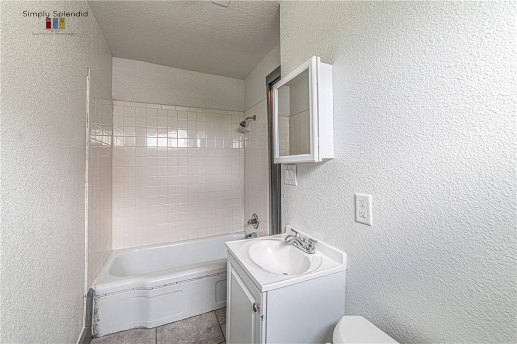 2103 Rosewood Ave # B, Austin, TX 78702