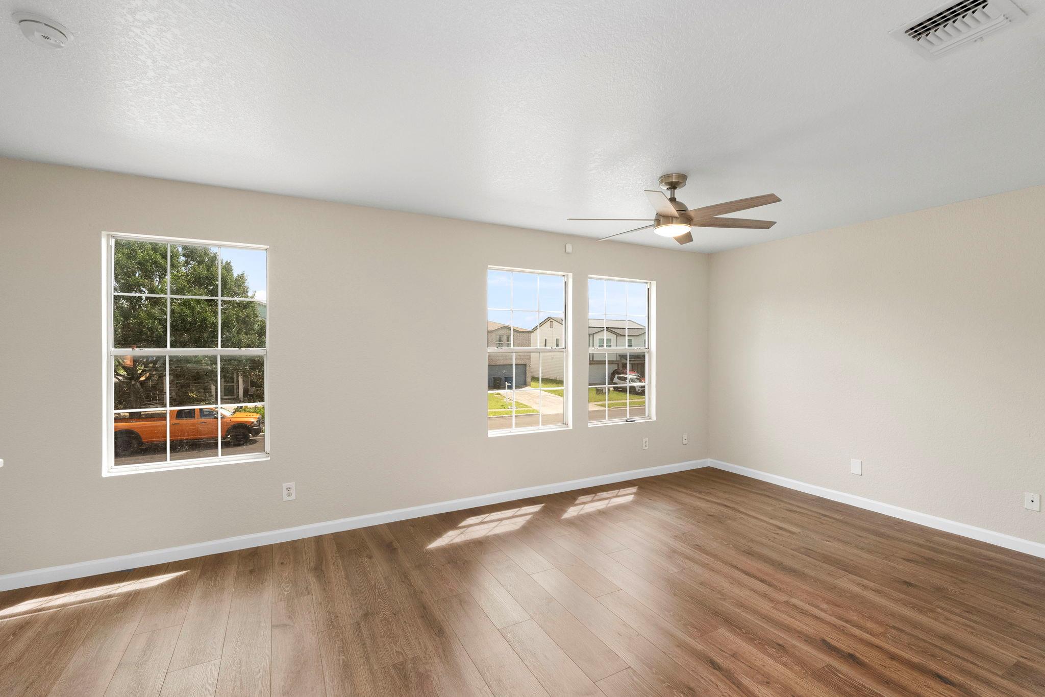 671 Northwest Crossing Dr, New Braunfels, TX 78130