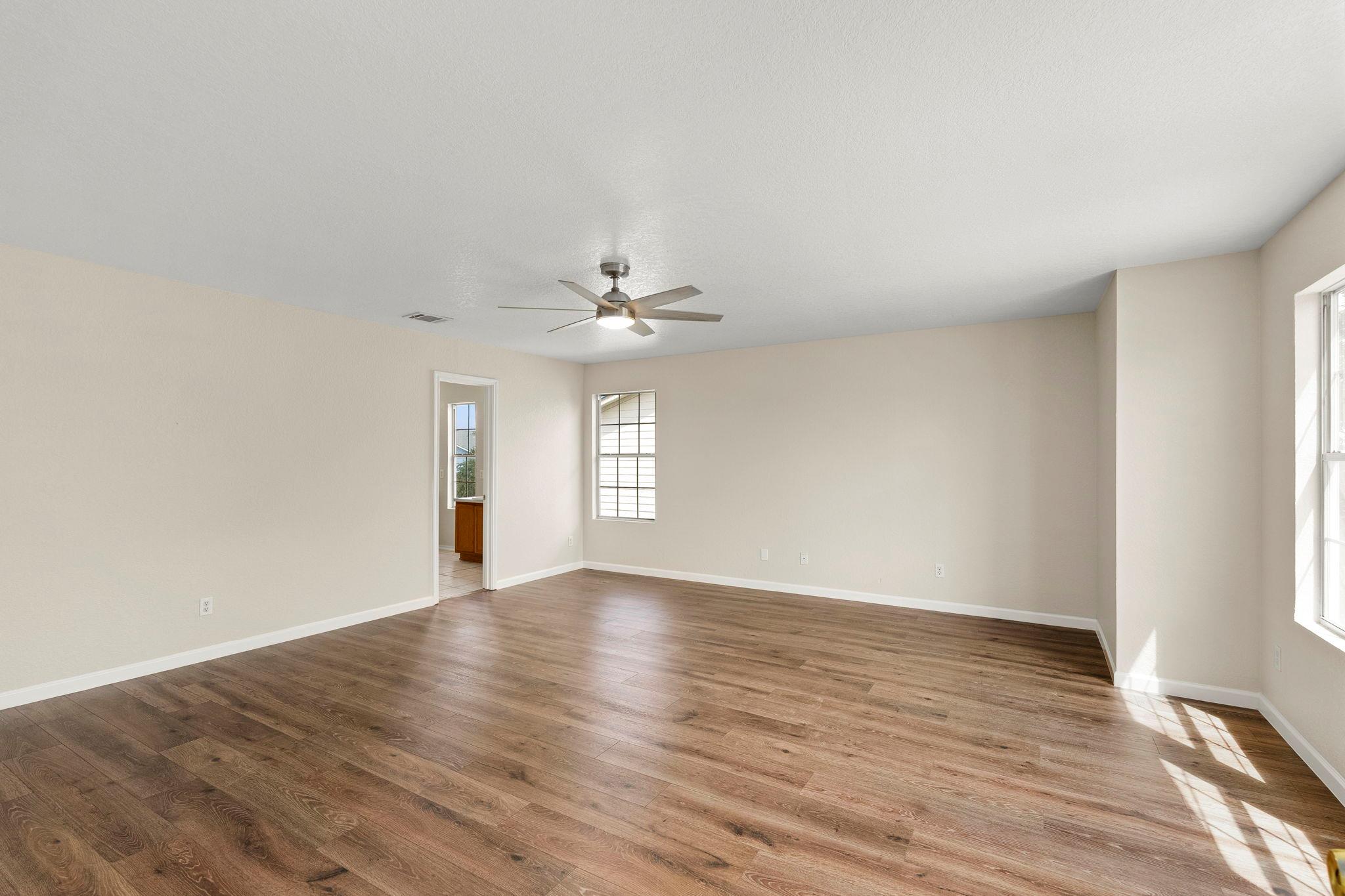 671 Northwest Crossing Dr, New Braunfels, TX 78130