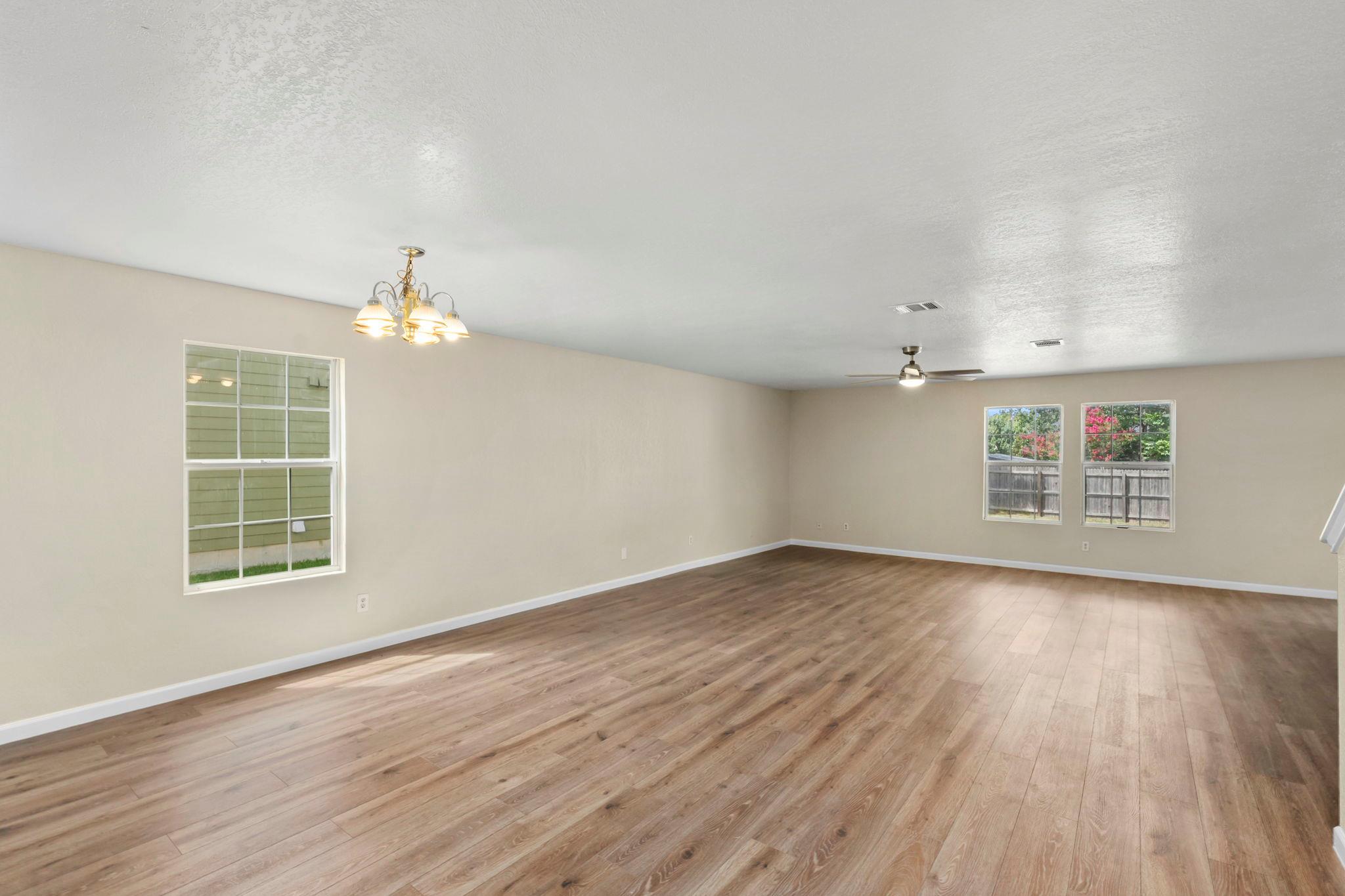 671 Northwest Crossing Dr, New Braunfels, TX 78130