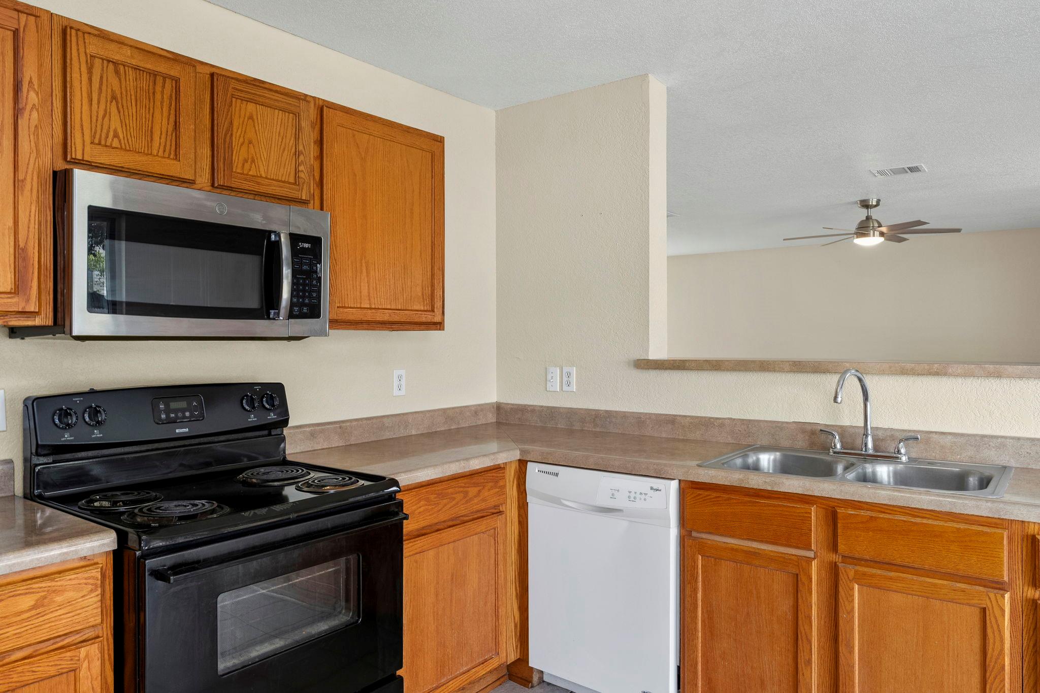 671 Northwest Crossing Dr, New Braunfels, TX 78130