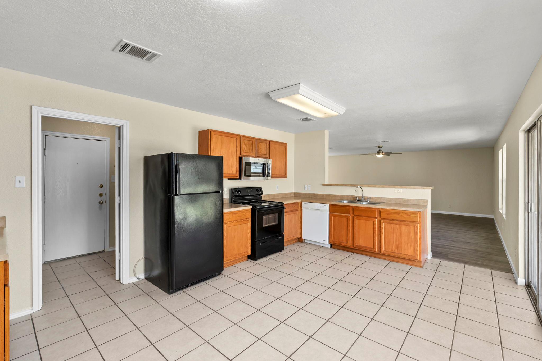671 Northwest Crossing Dr, New Braunfels, TX 78130