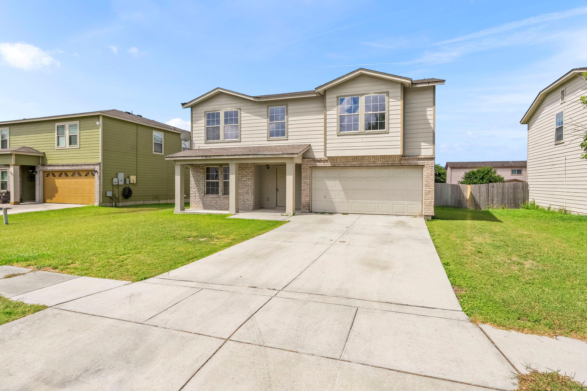 671 Northwest Crossing Dr, New Braunfels, TX 78130