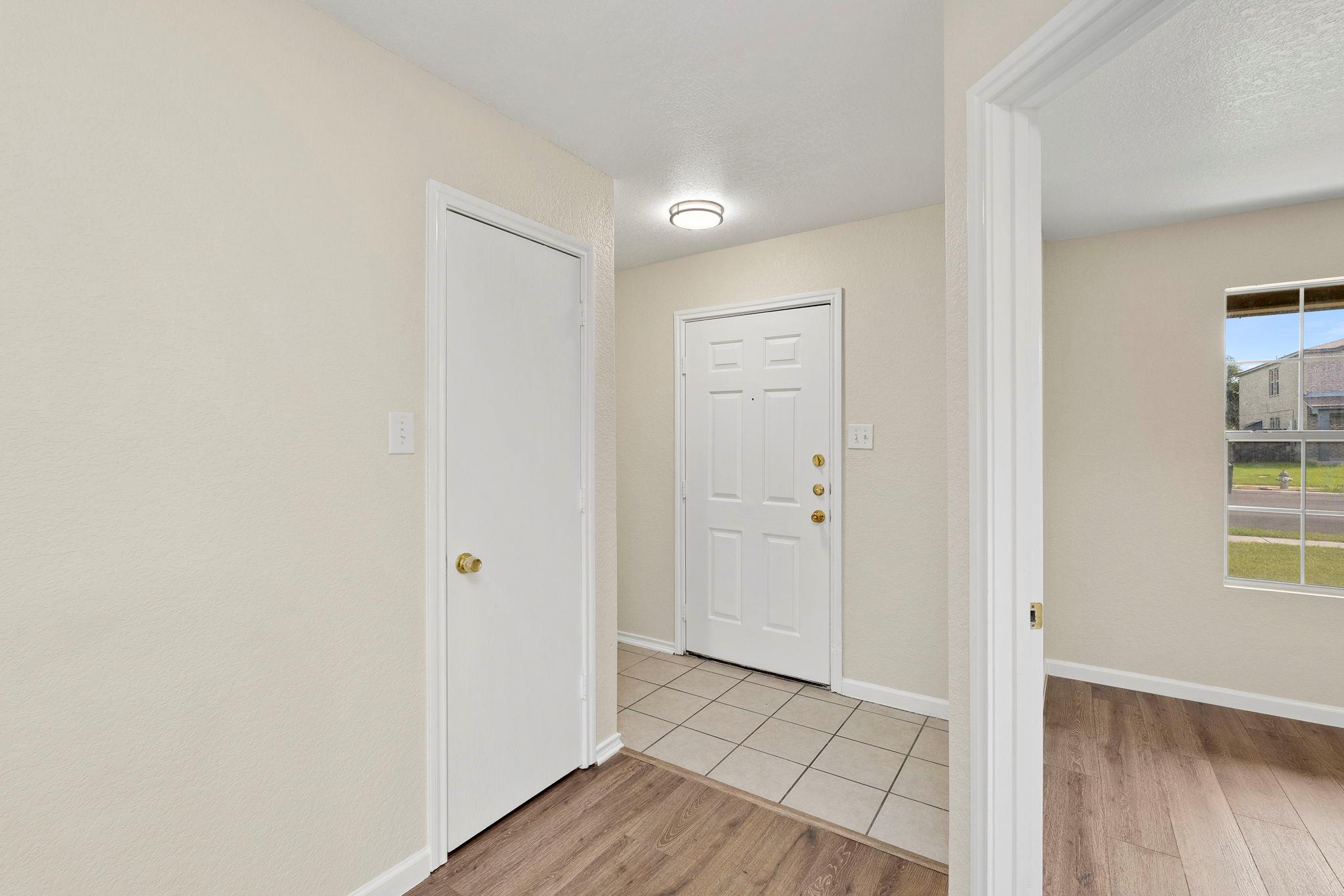671 Northwest Crossing Dr, New Braunfels, TX 78130