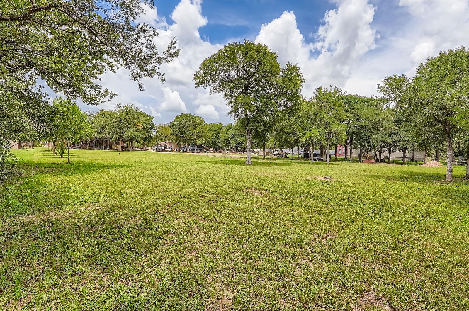 195 Heritage Oaks Dr, Cedar Creek, TX 78612