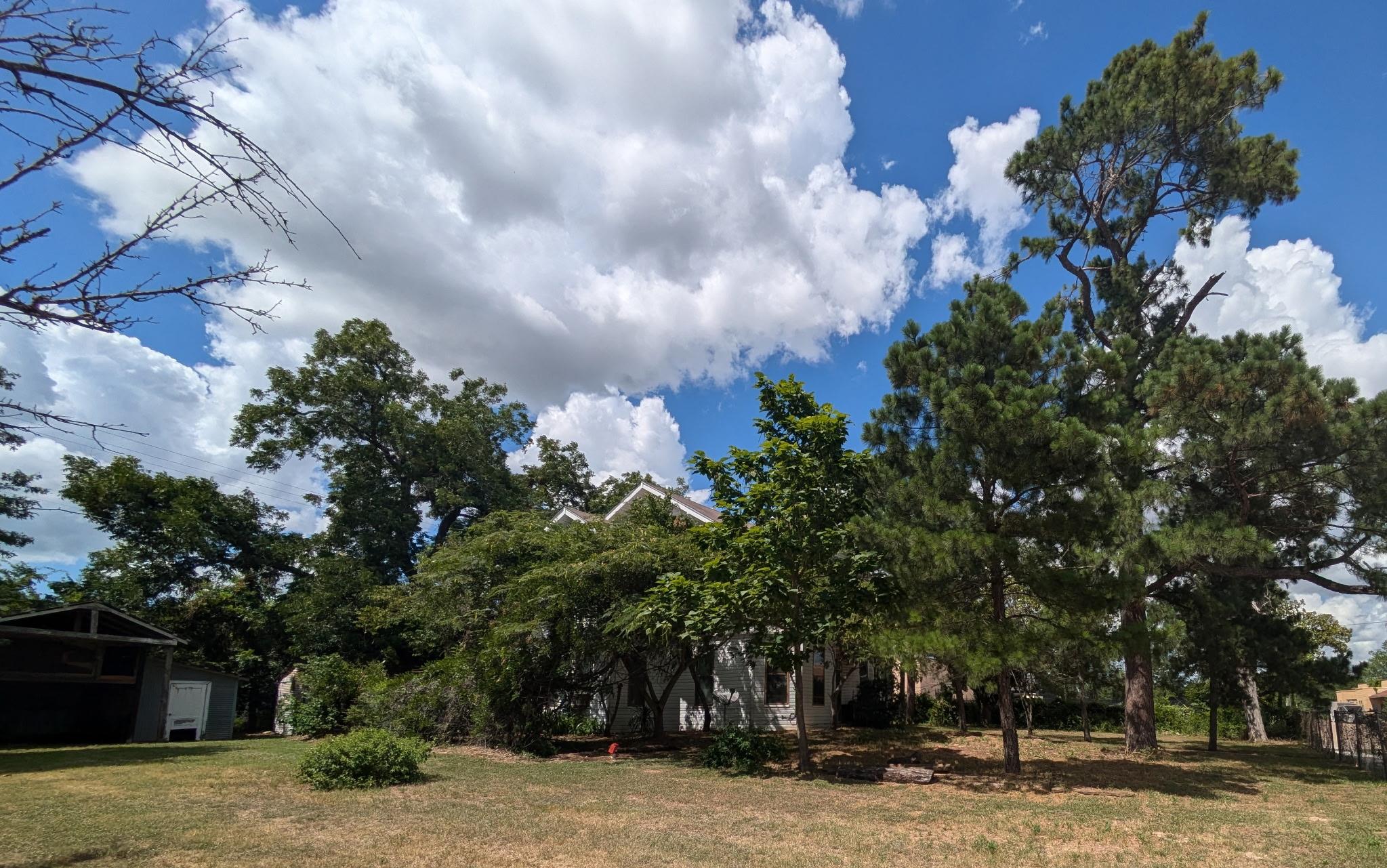 235 E Milam Ave, Rockdale, TX 76567