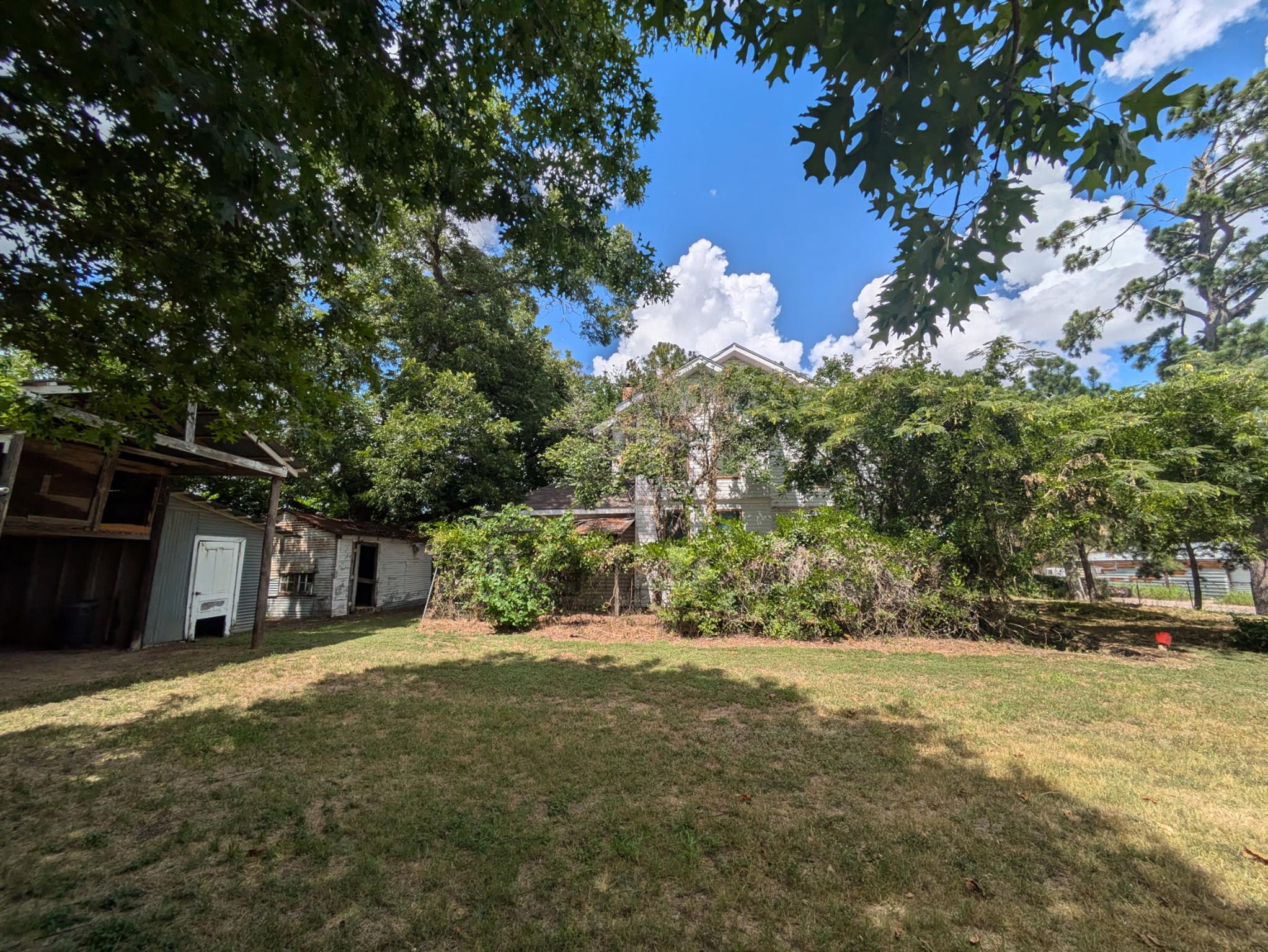 235 E Milam Ave, Rockdale, TX 76567