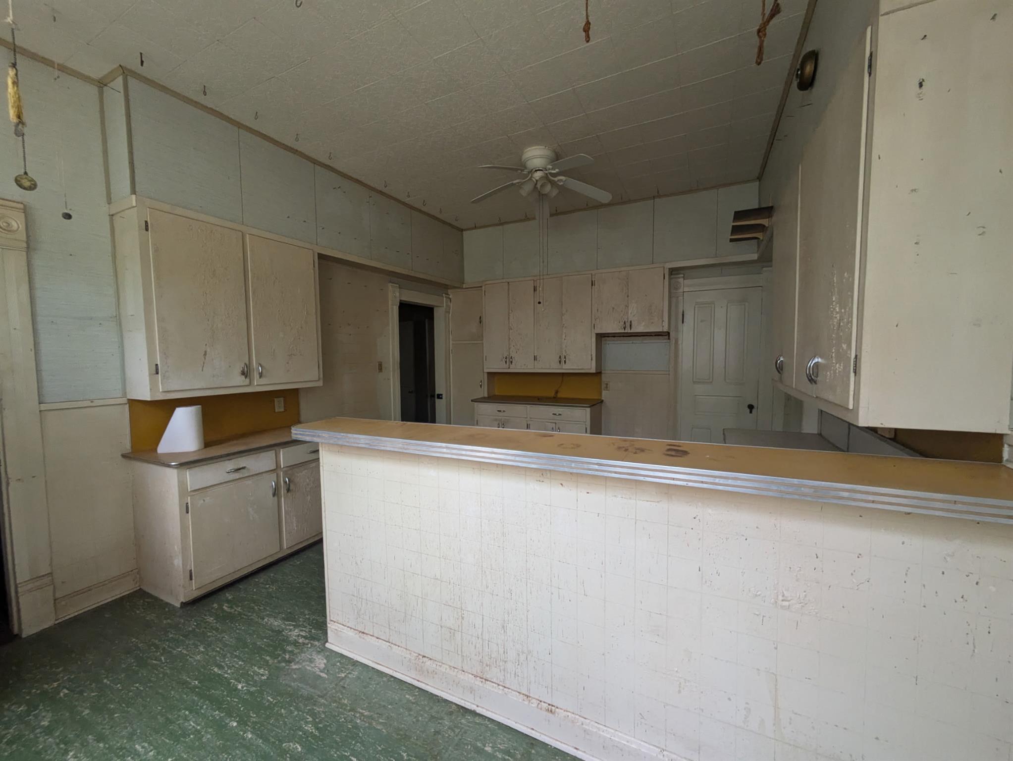 235 E Milam Ave, Rockdale, TX 76567