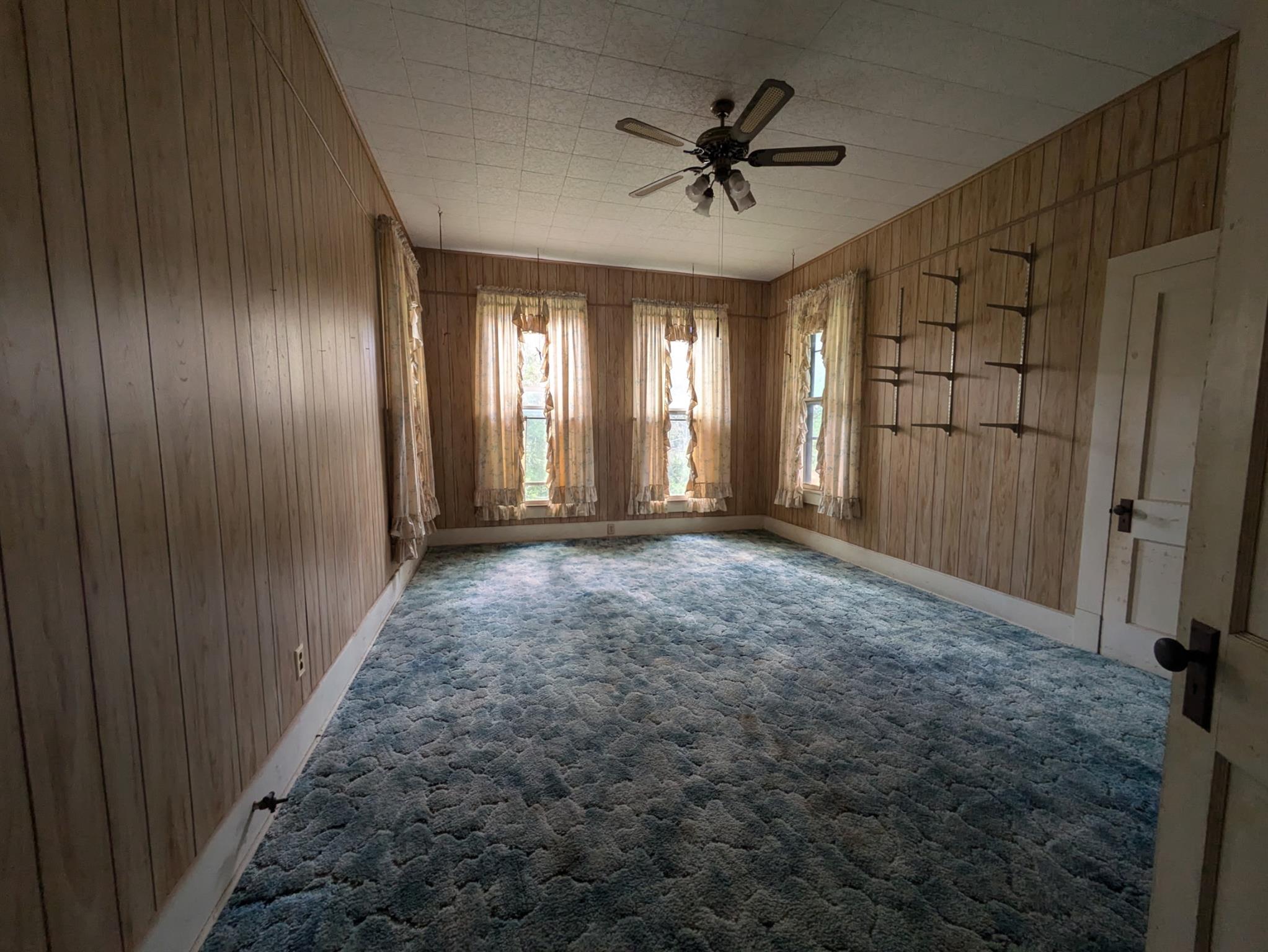 235 E Milam Ave, Rockdale, TX 76567